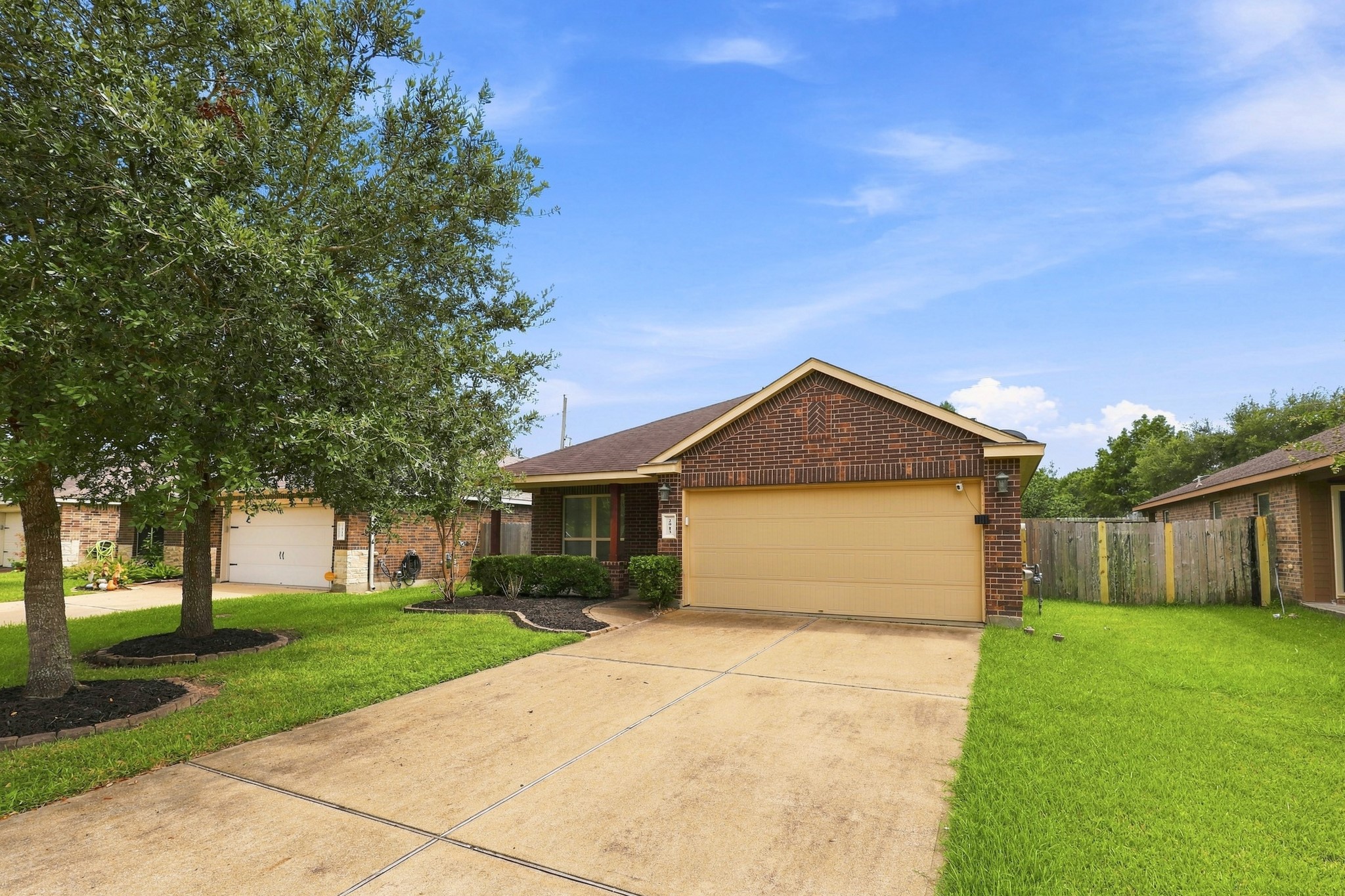 2913 Landing Edge Lane Property Photo 3