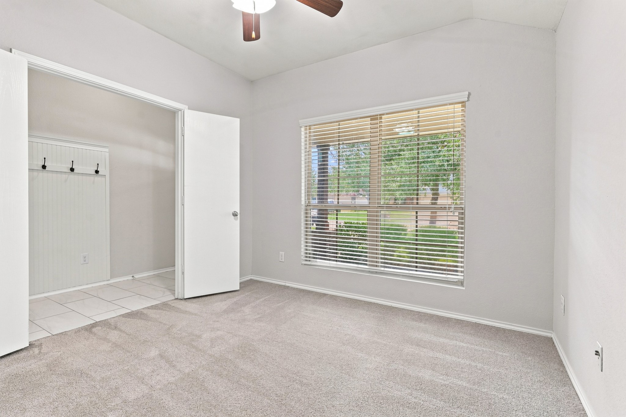 2913 Landing Edge Lane Property Photo 4