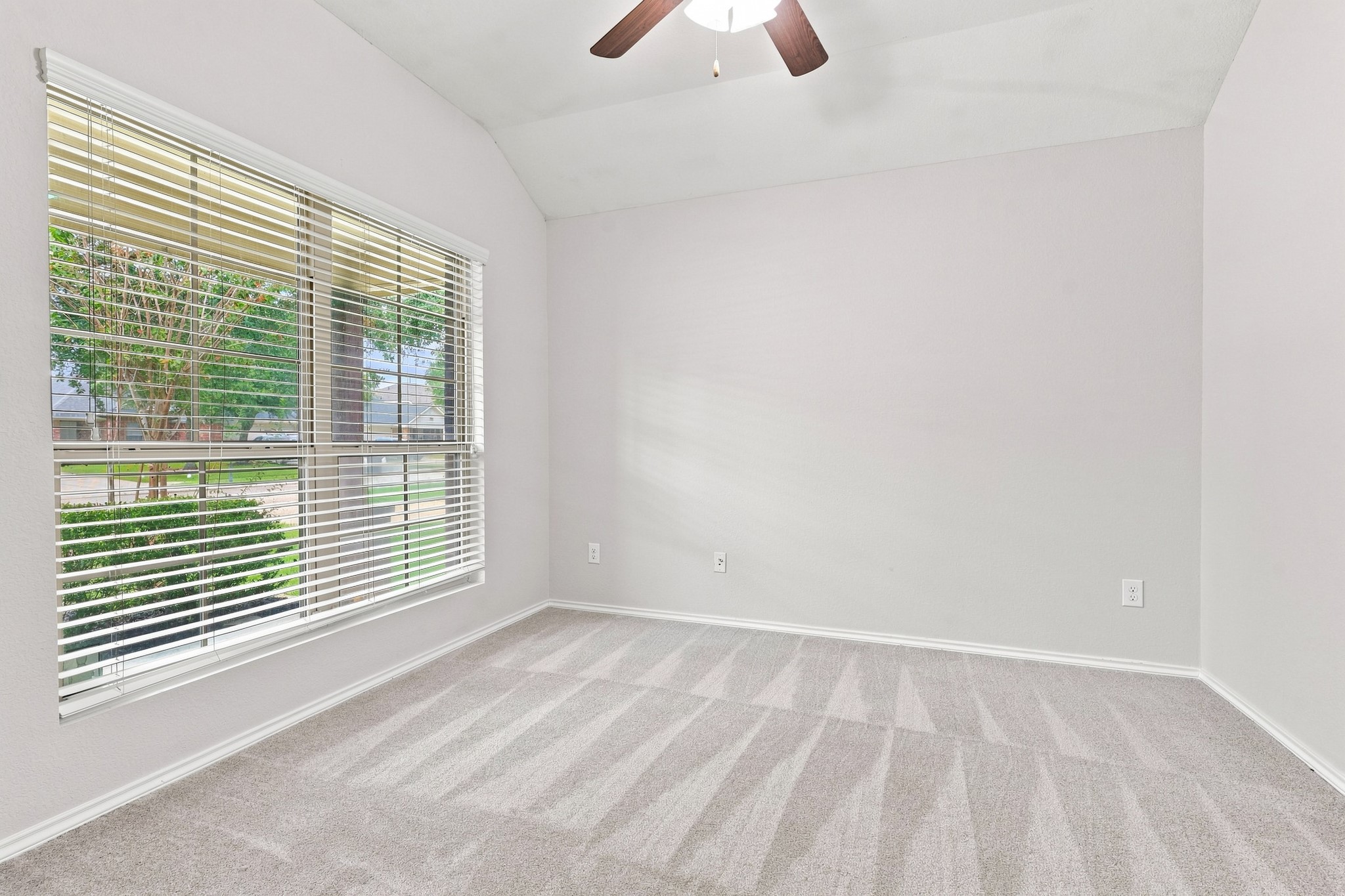 2913 Landing Edge Lane Property Photo 5