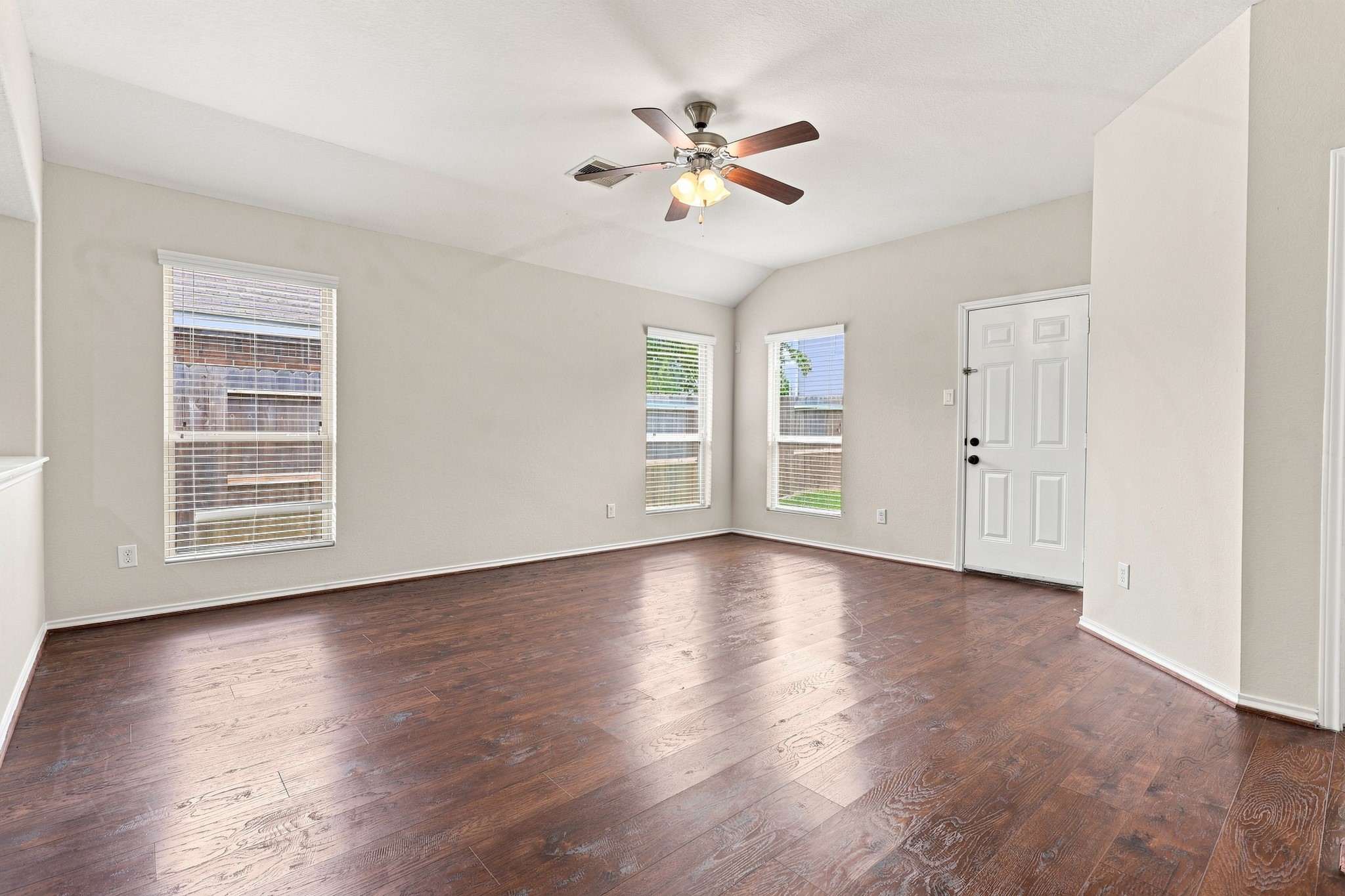 2913 Landing Edge Lane Property Photo 14