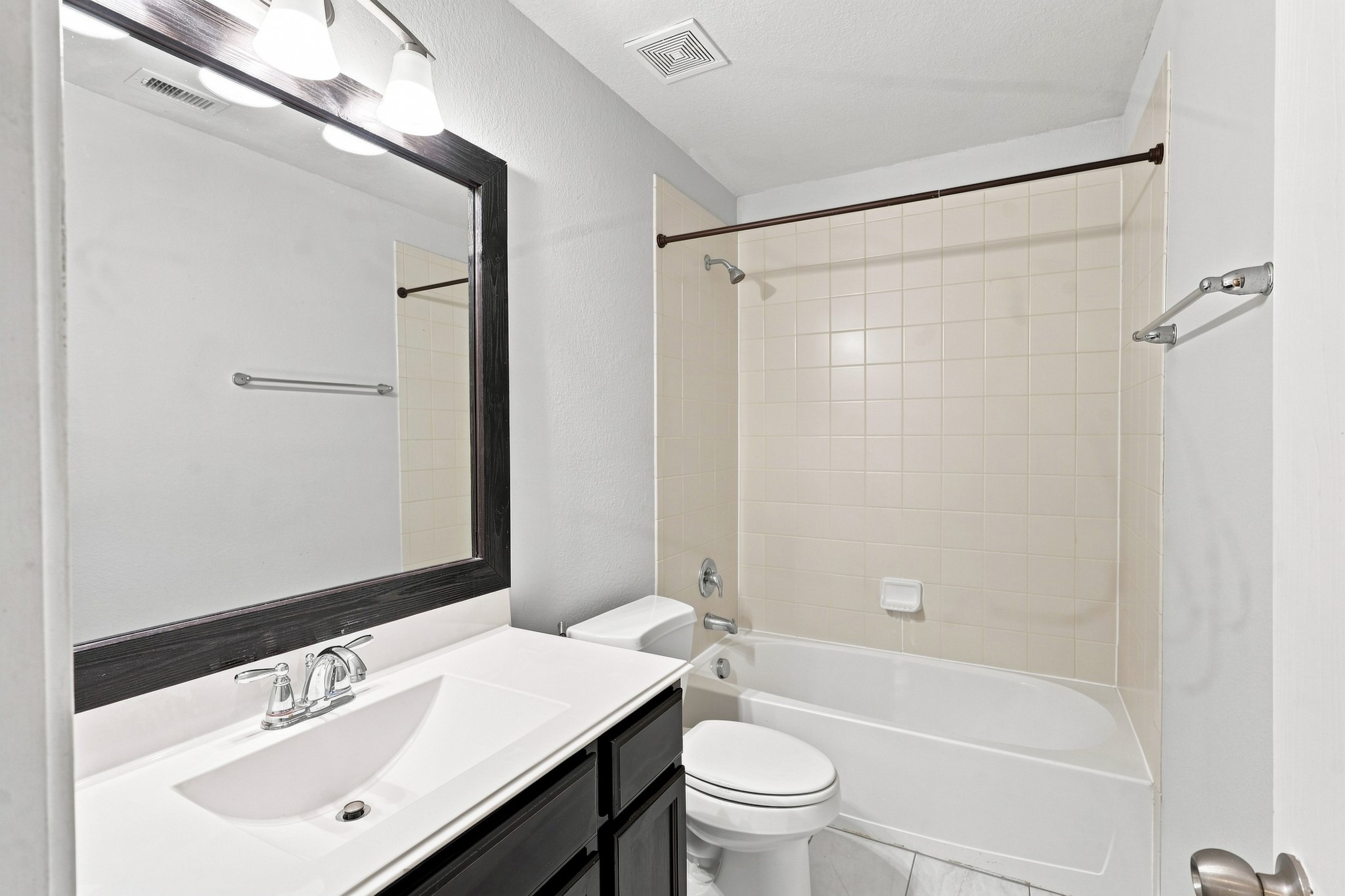 2913 Landing Edge Lane Property Photo 16