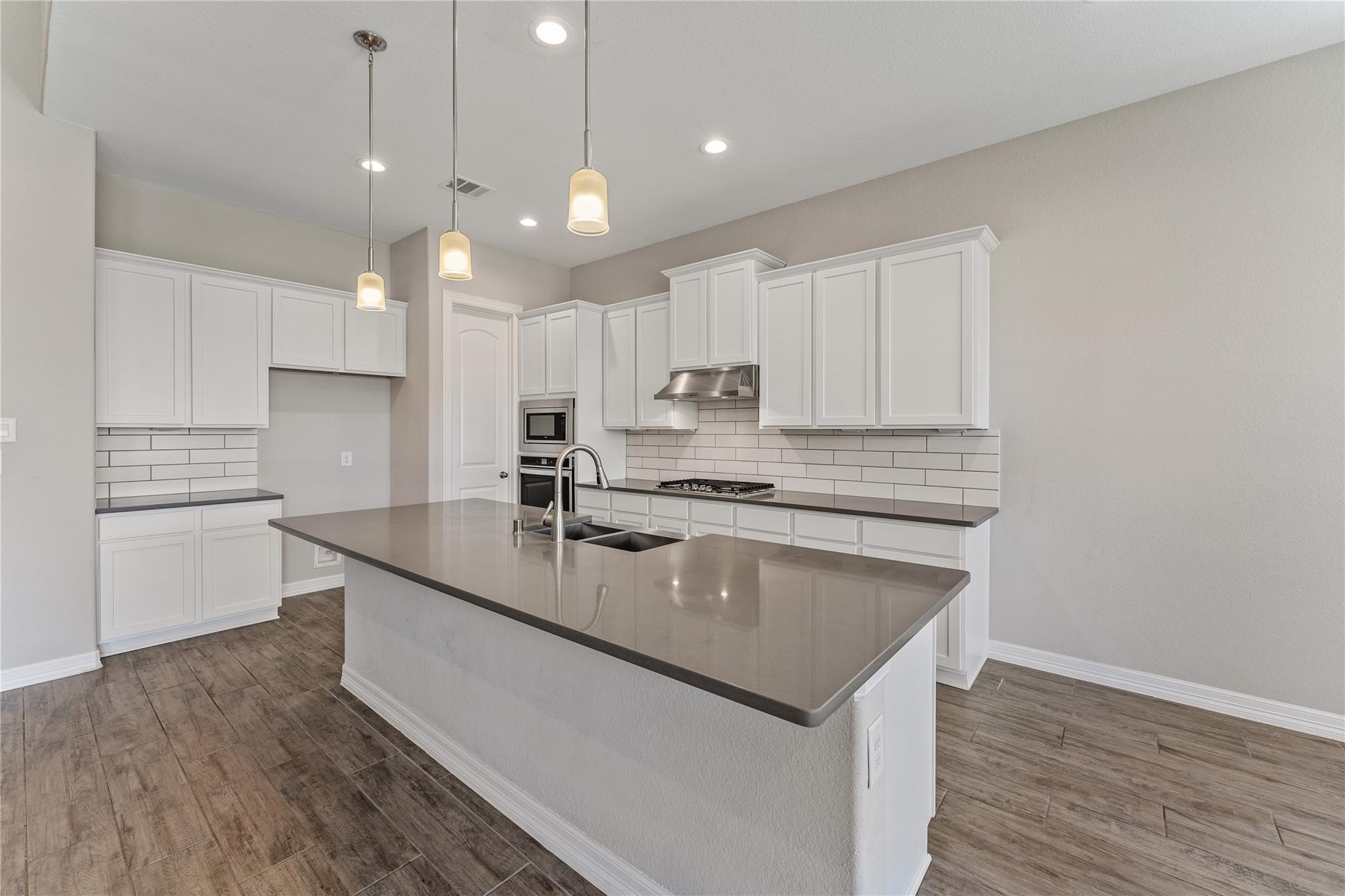 24014 Corinaldo Court Property Photo 16