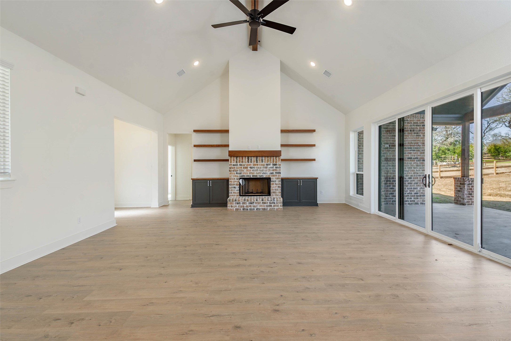 10414 Cornwall Property Photo 7