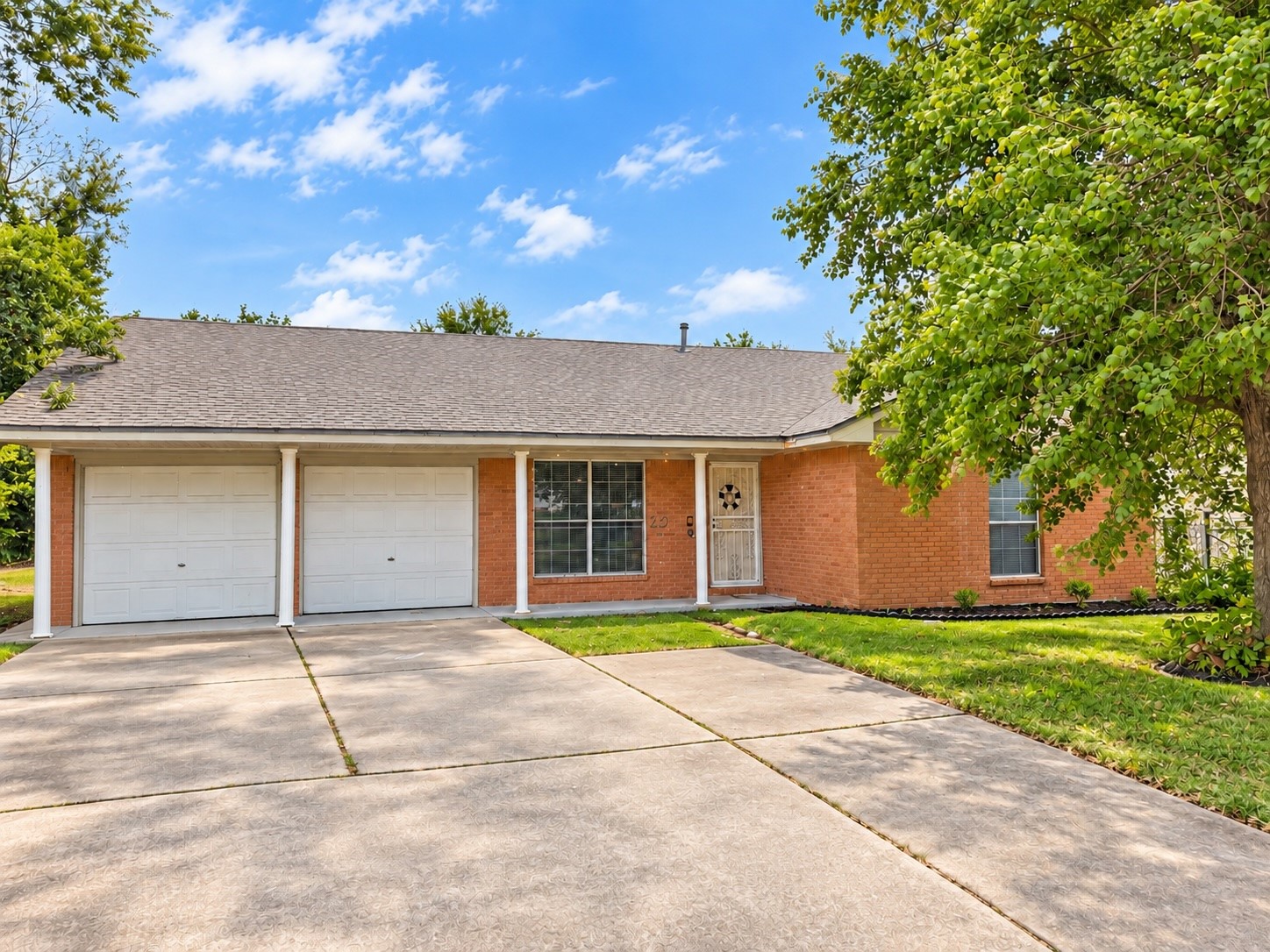 10807 Safeguard Street Property Photo 2