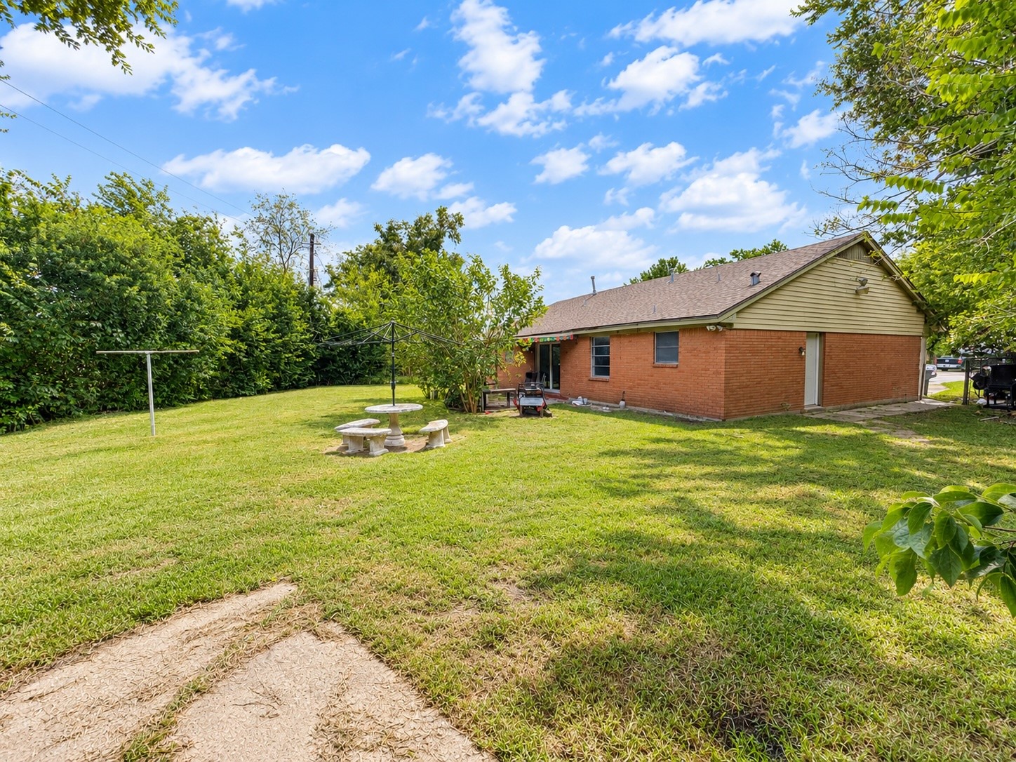 10807 Safeguard Street Property Photo 16