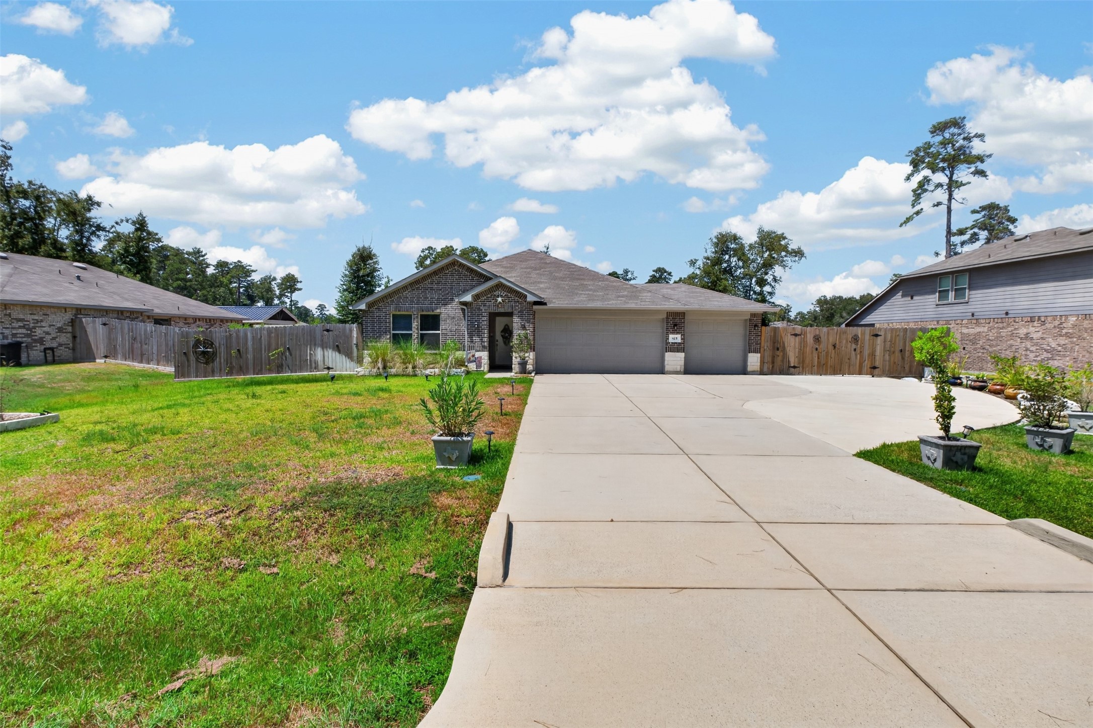 815 Republic Road Property Photo 1