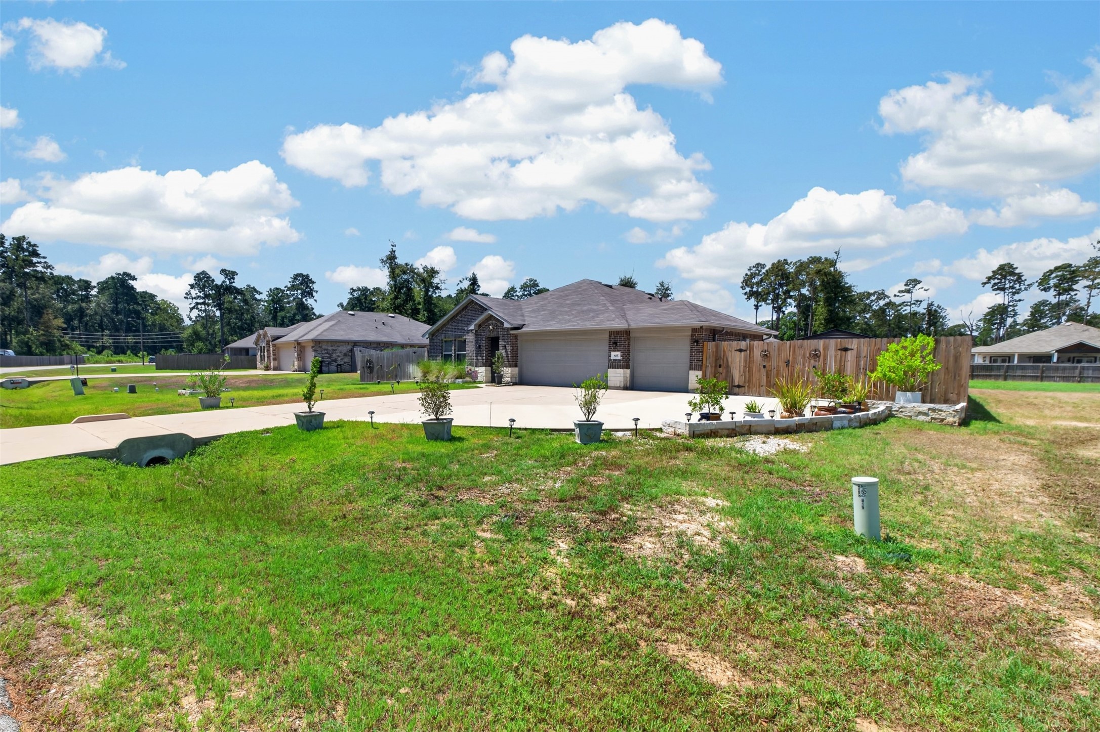 815 Republic Road Property Photo 2