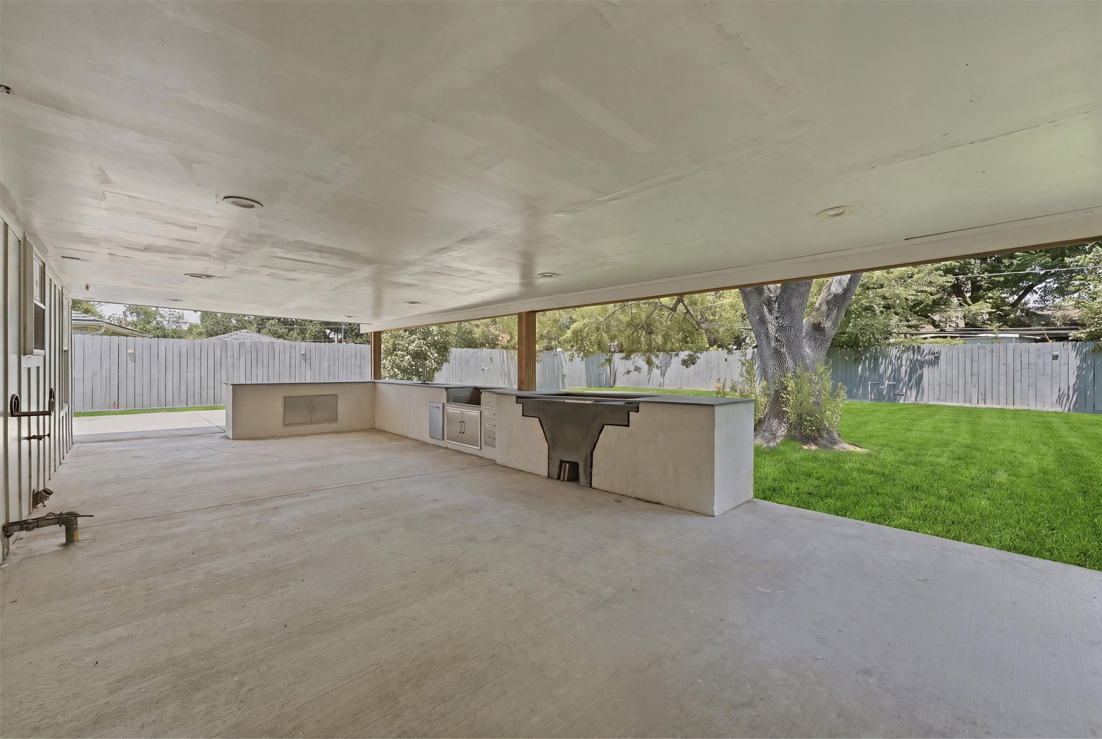 11907 Renwick Drive Property Photo 16