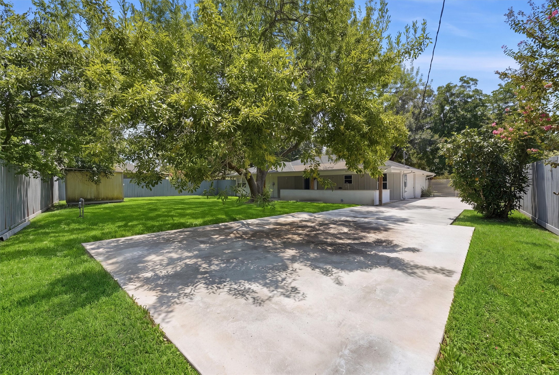 11907 Renwick Drive Property Photo 17