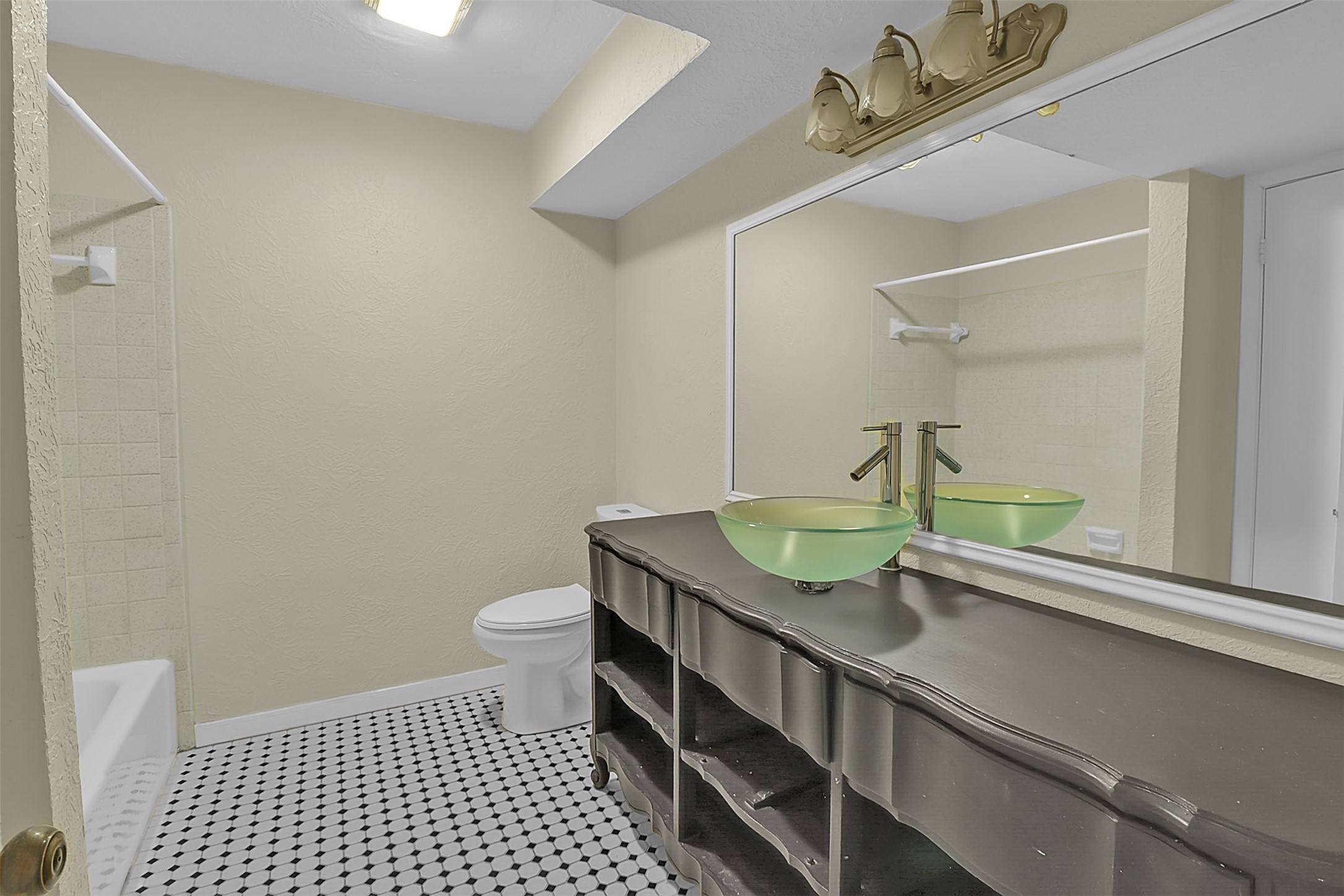 1304 Ward Road 5 Property Photo 14