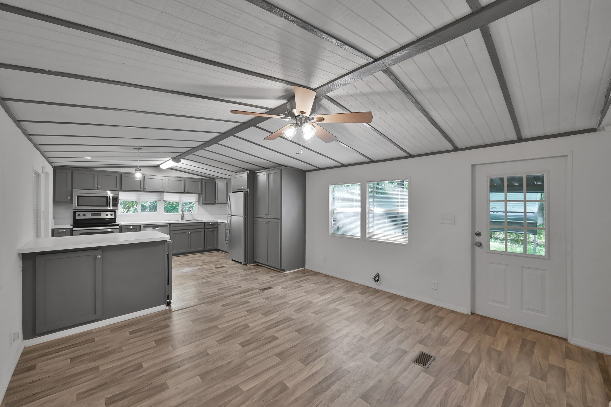 6432 Longmire Road Property Photo 1