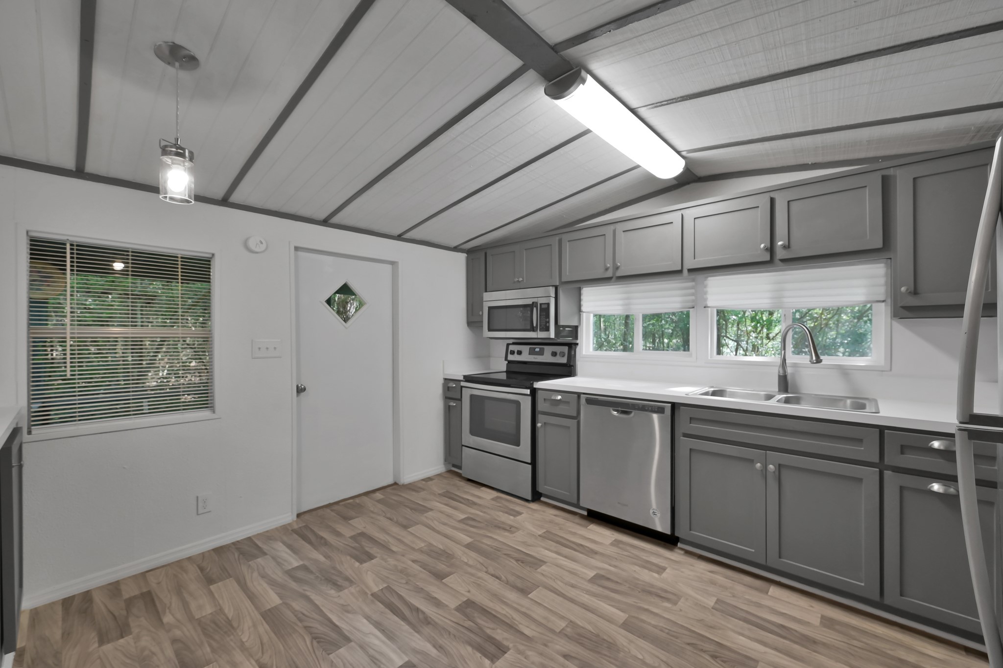 6432 Longmire Road Property Photo 5