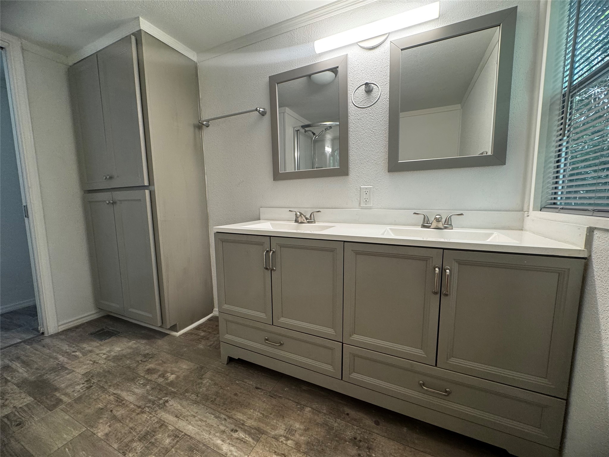 6432 Longmire Road Property Photo 15