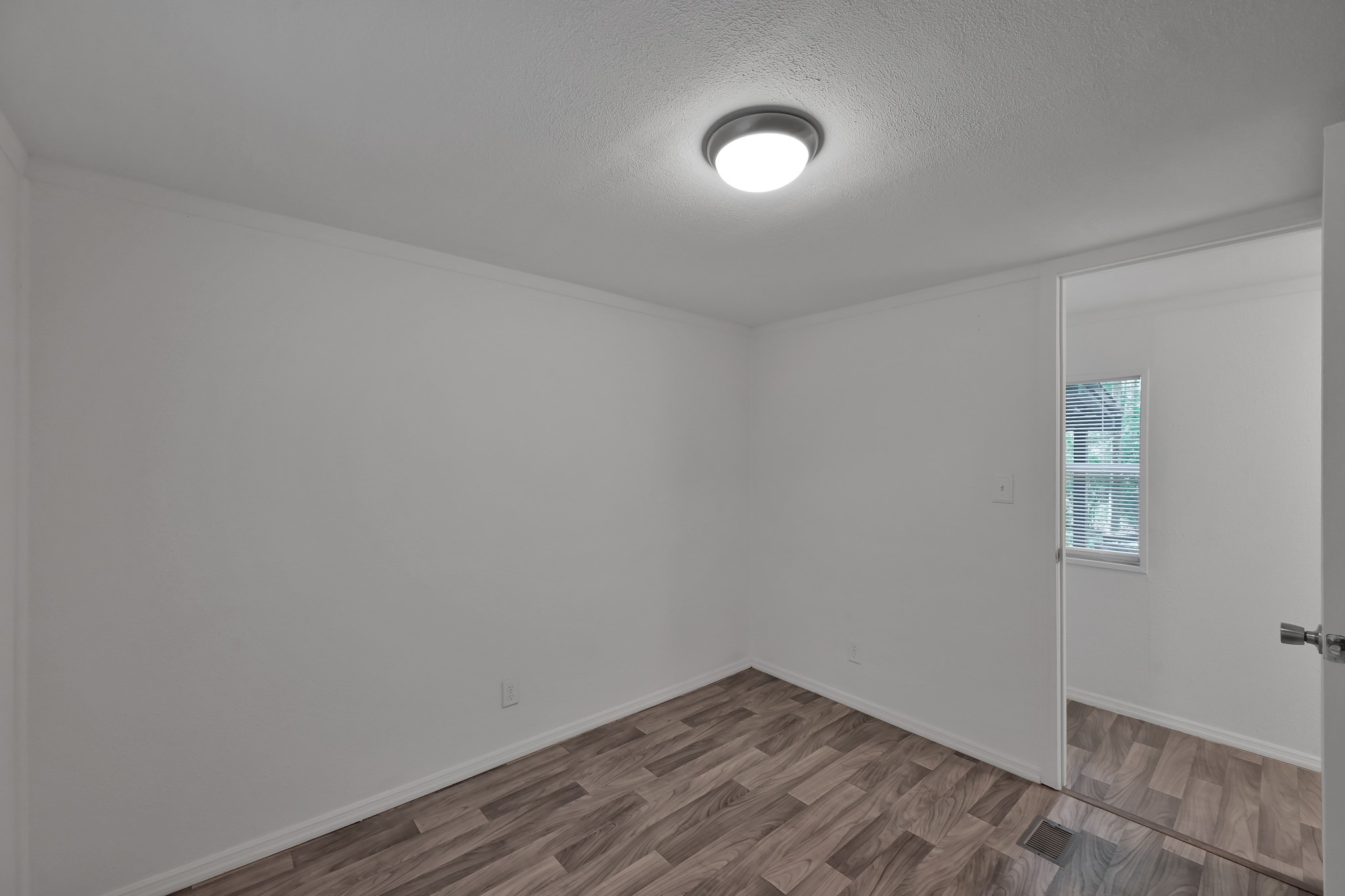 6432 Longmire Road Property Photo 16