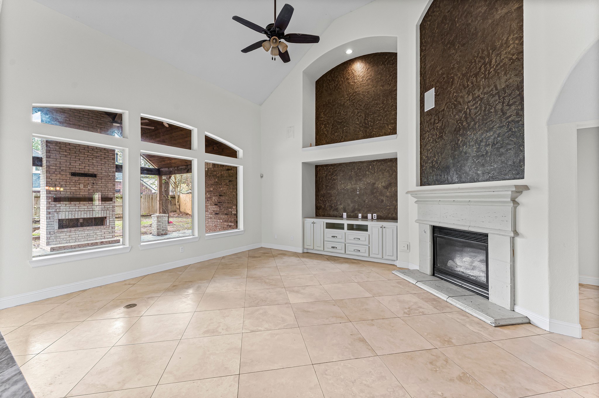15514 Stable Park Drive Property Photo 13