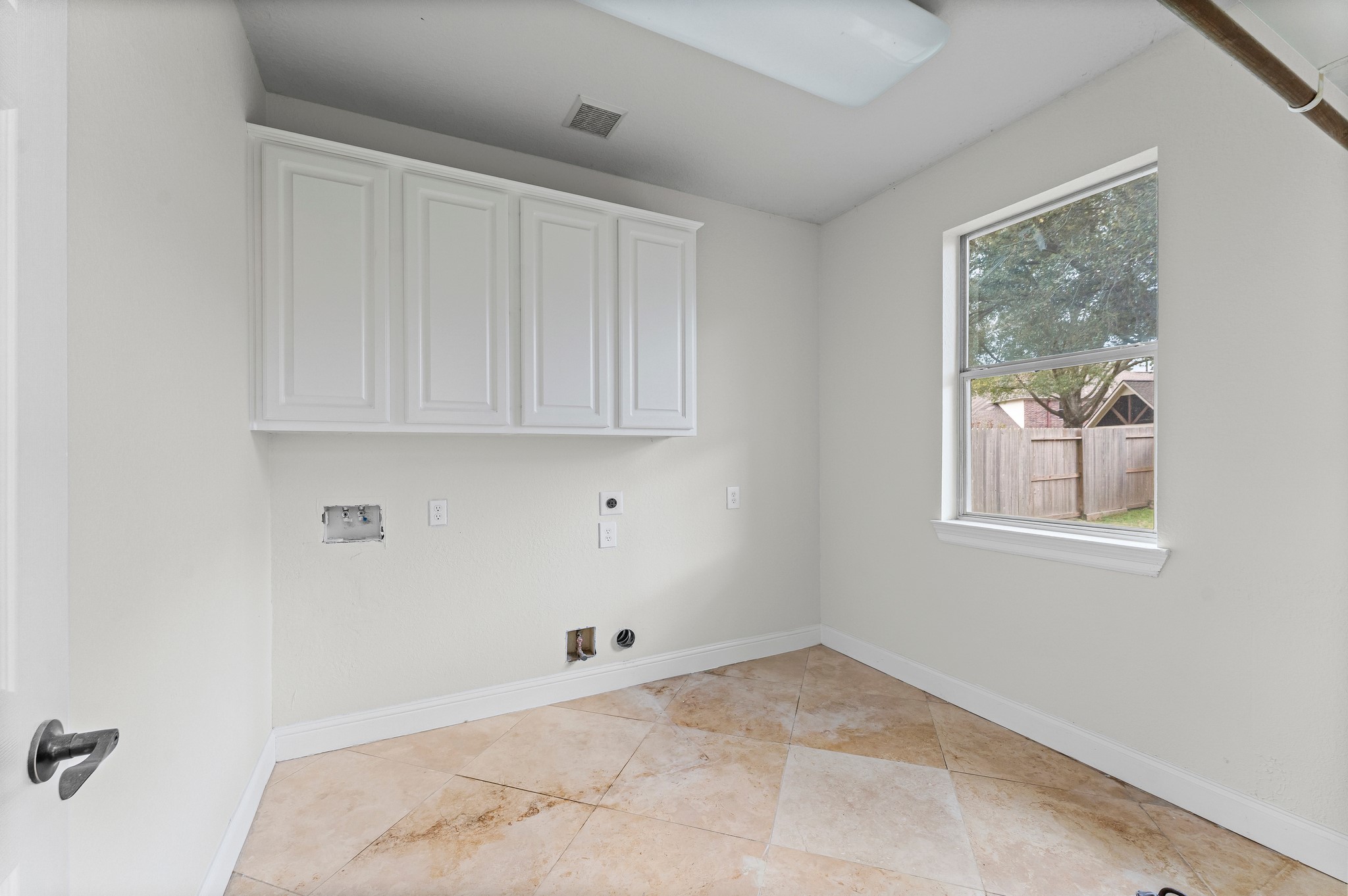 15514 Stable Park Drive Property Photo 23