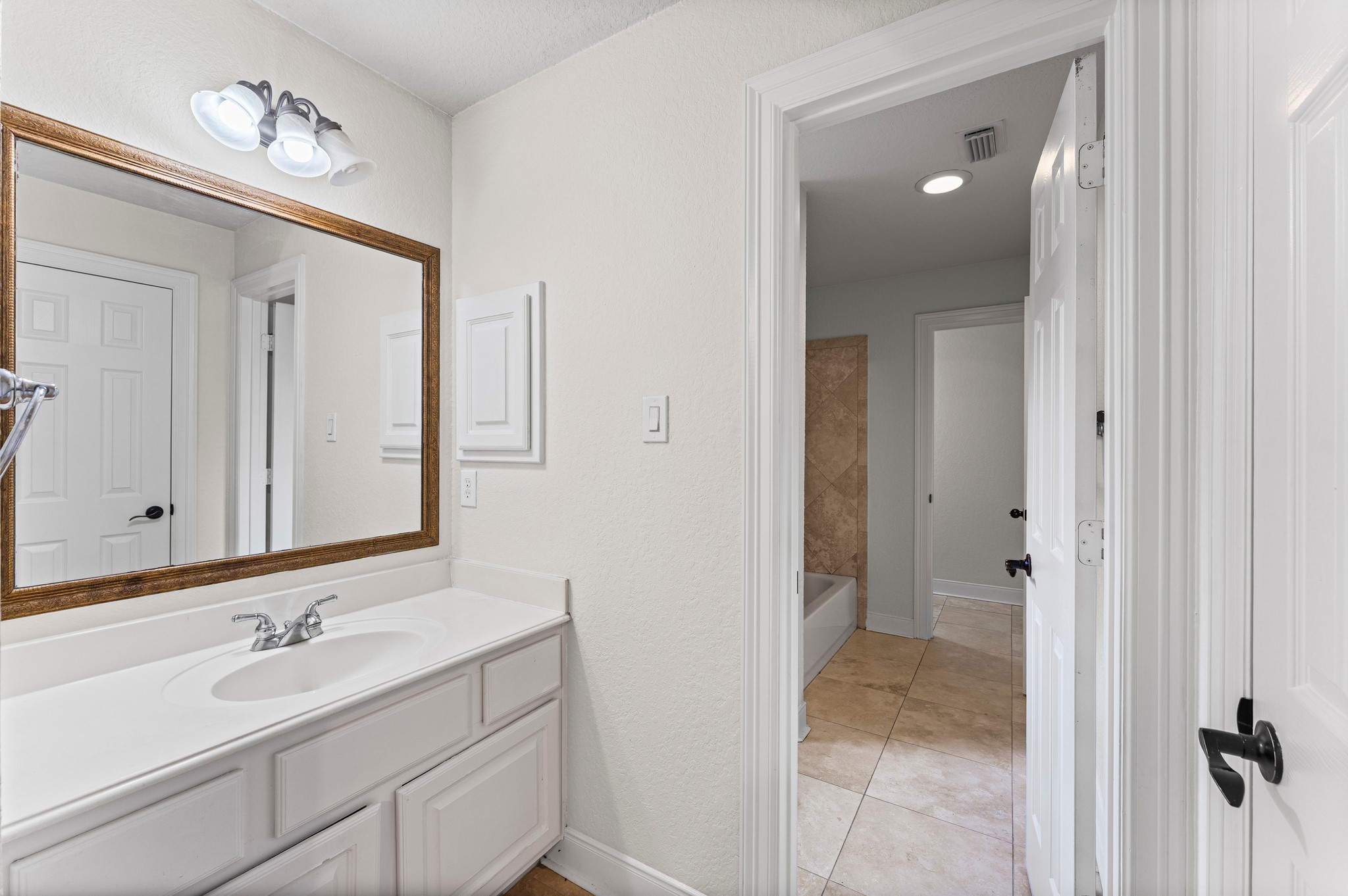 15514 Stable Park Drive Property Photo 35