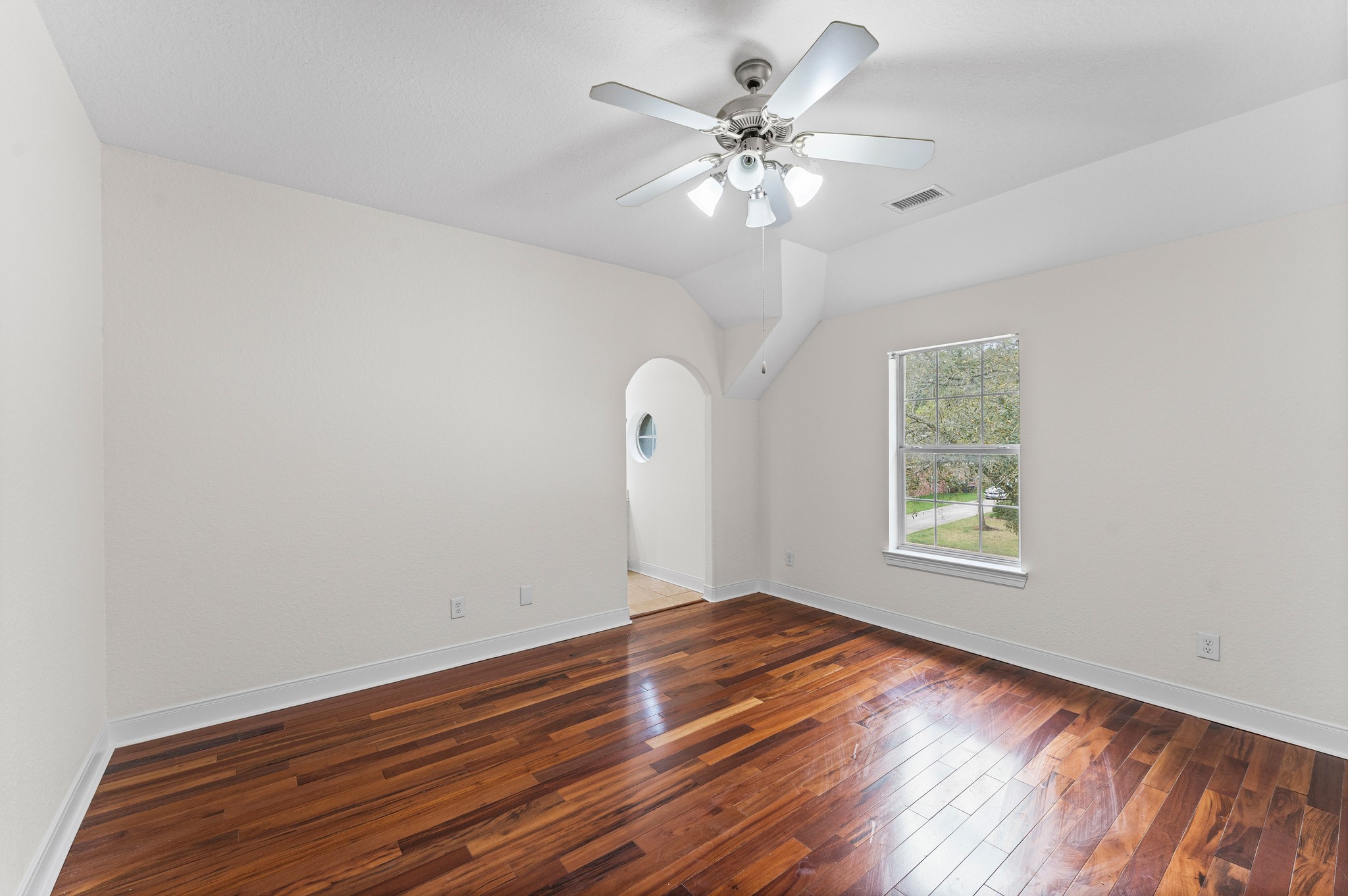 15514 Stable Park Drive Property Photo 36
