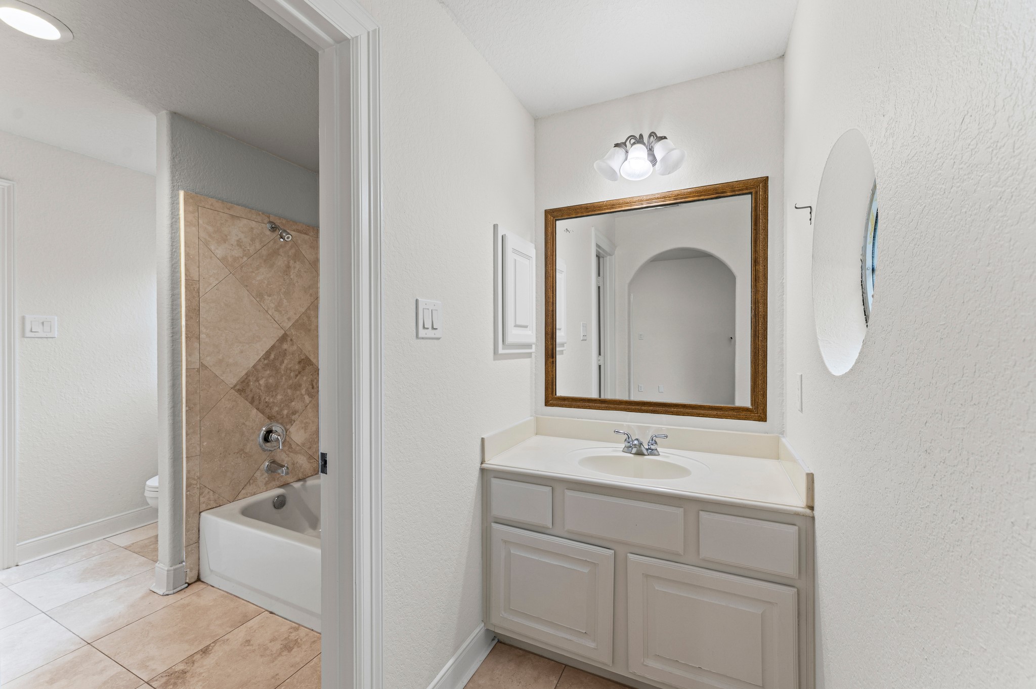 15514 Stable Park Drive Property Photo 38