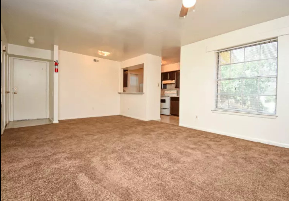 3025 Waller St Property Photo 6