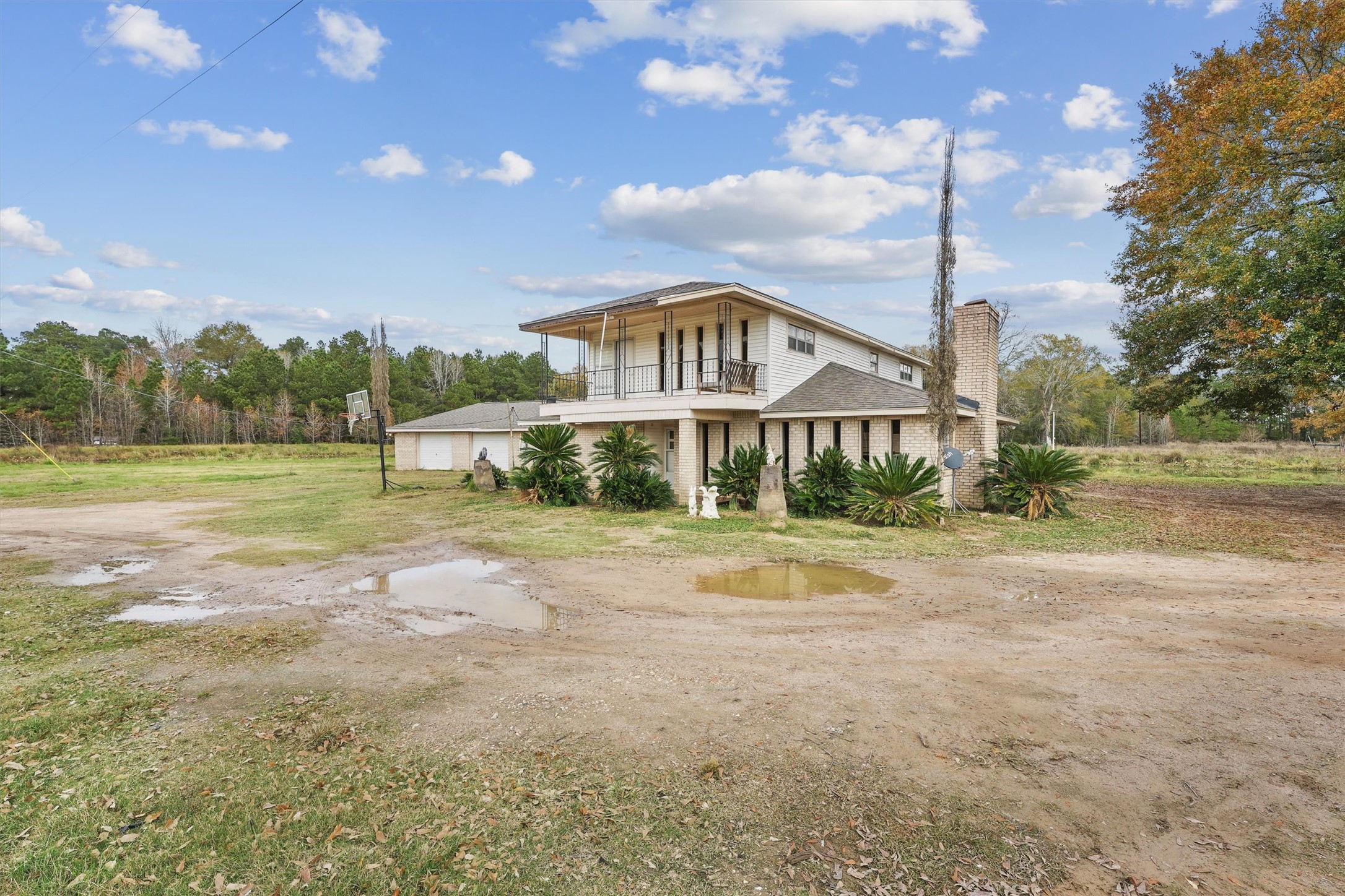 850 County Road 2145 Property Photo 2