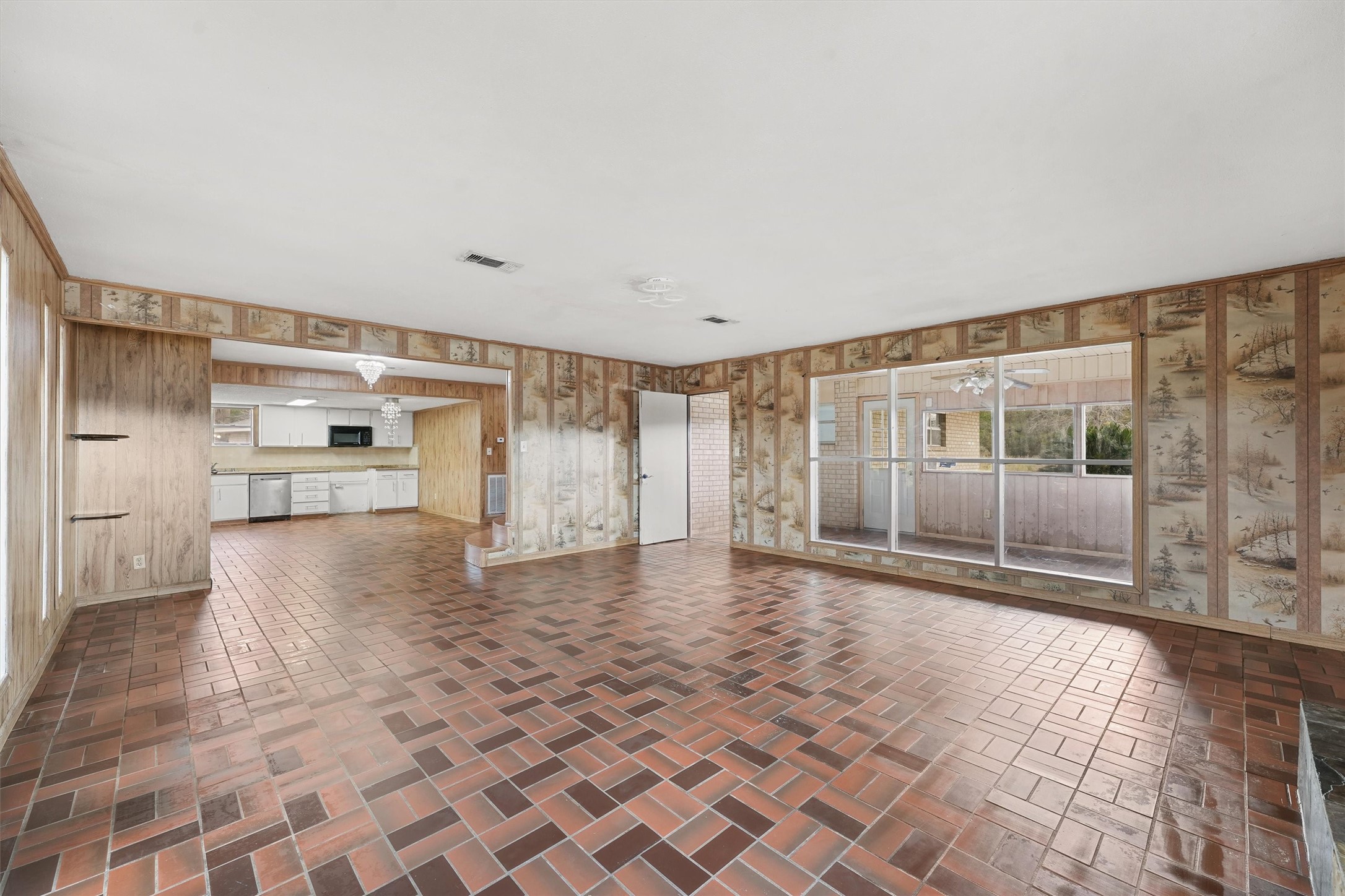 850 County Road 2145 Property Photo 11