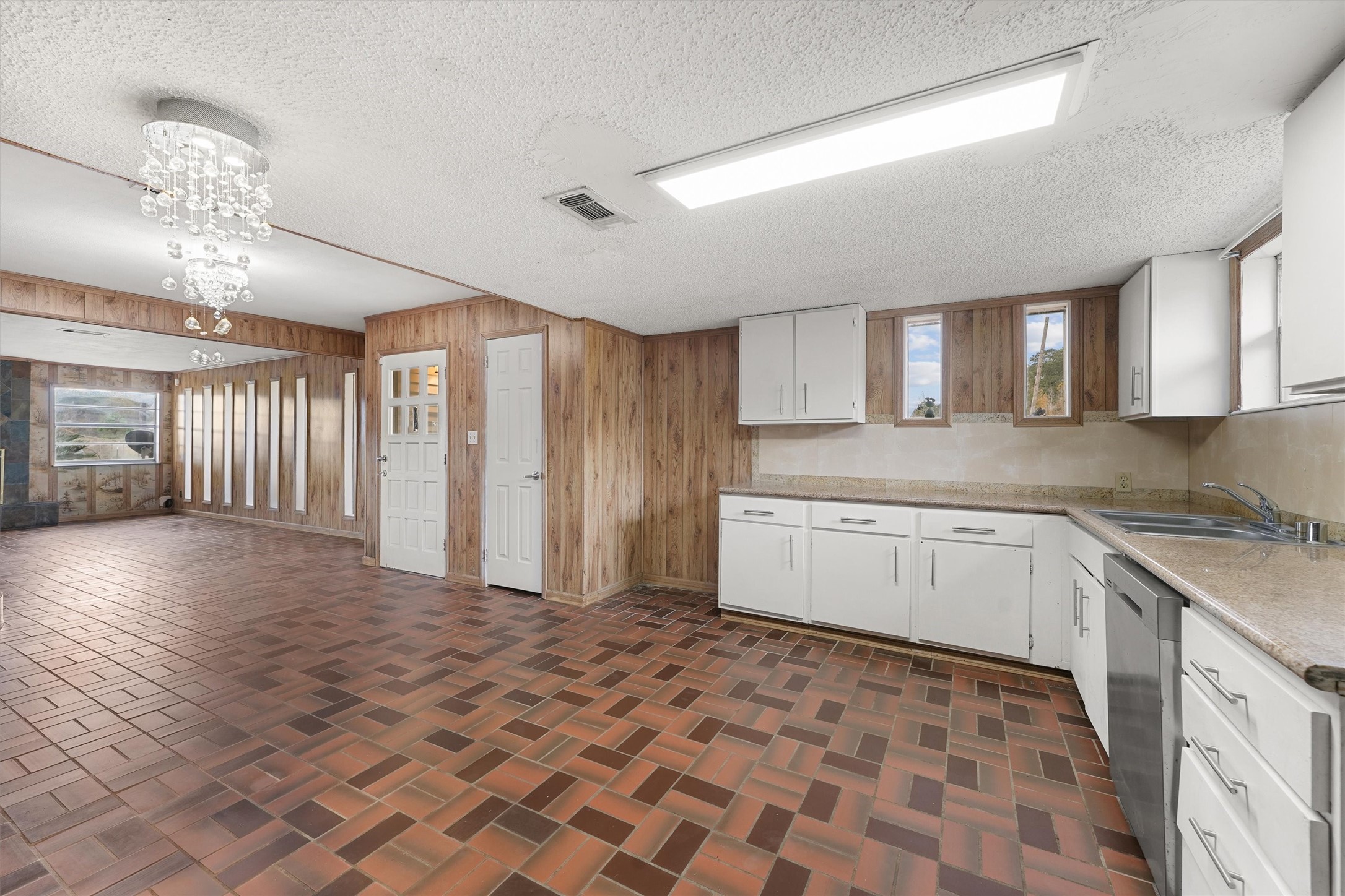 850 County Road 2145 Property Photo 15
