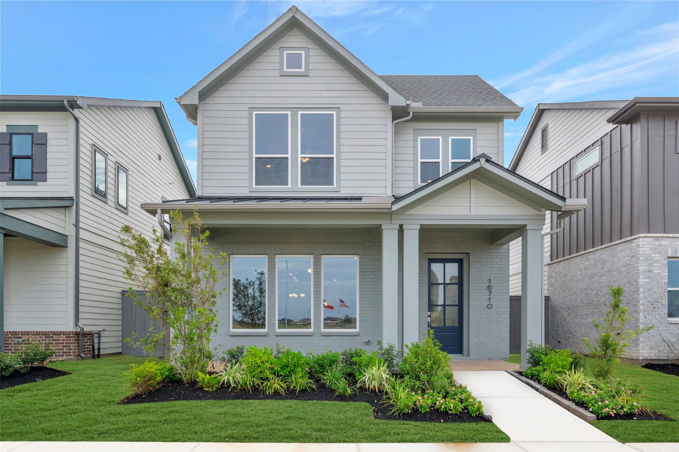 16710 Vibrant Avenue Property Photo 1