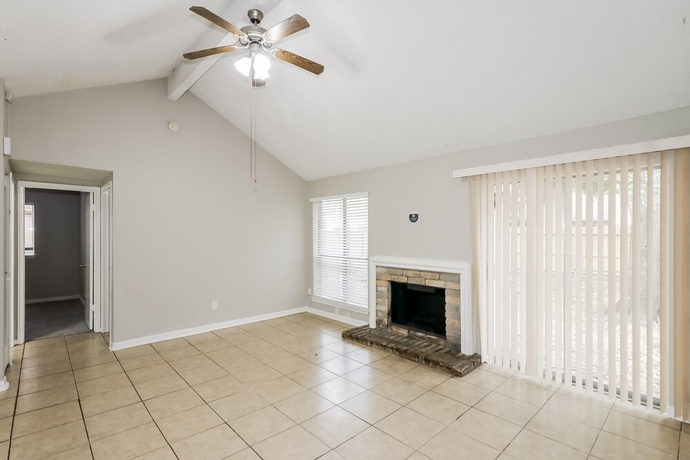 19523 Elmtree Estates Drive Property Photo 4