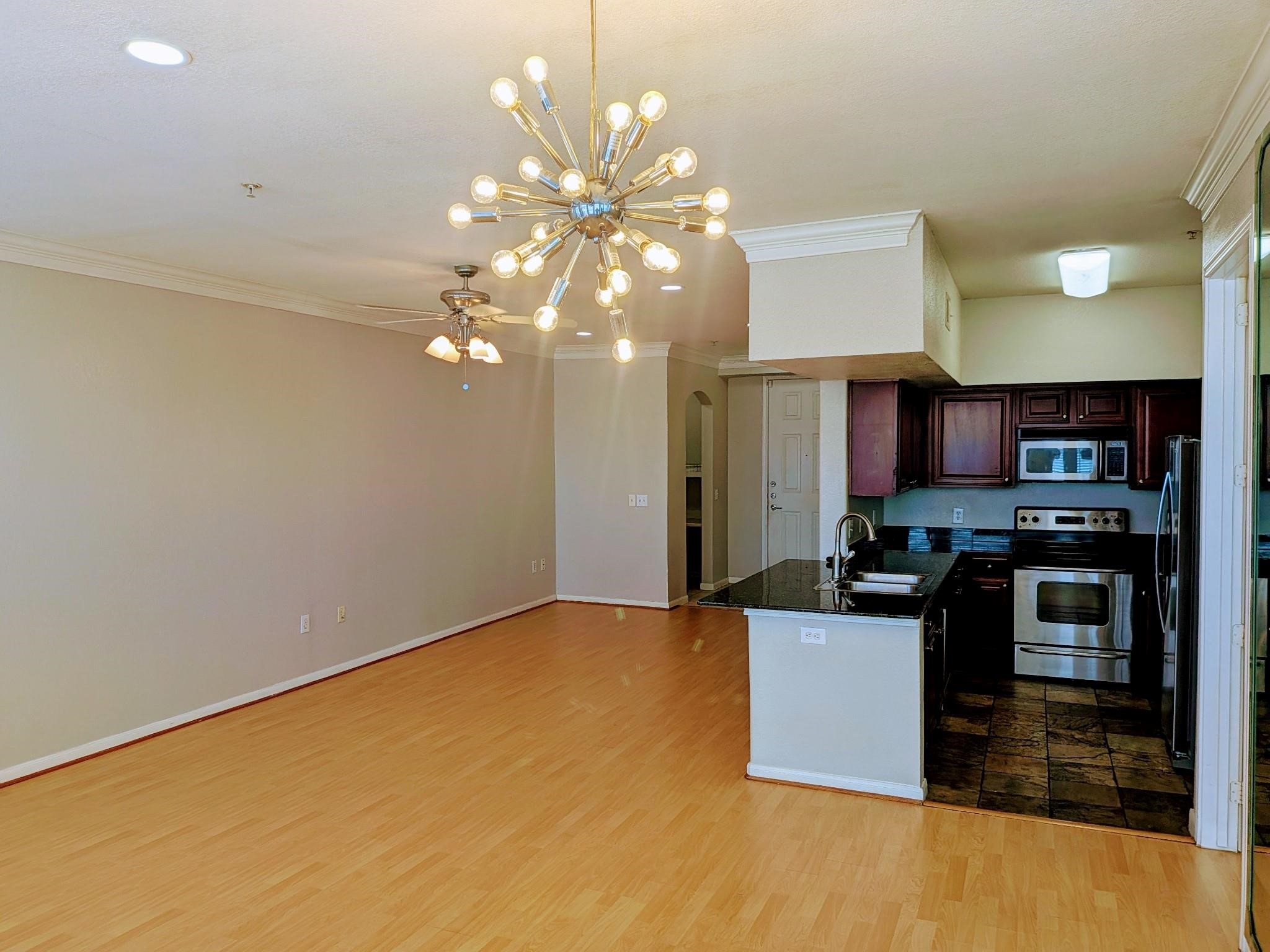 7575 Kirby Drive 2416 Property Photo 2