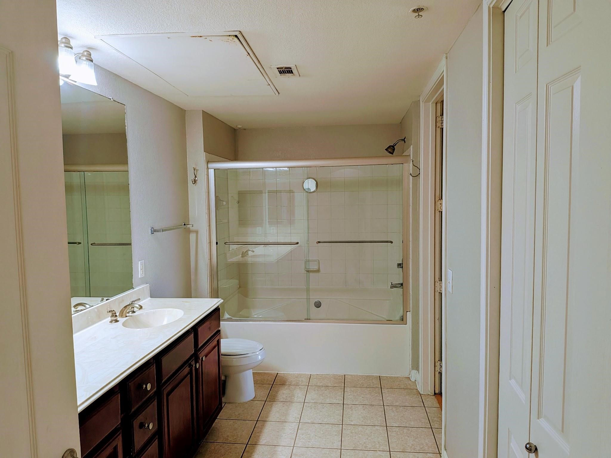 7575 Kirby Drive 2416 Property Photo 5