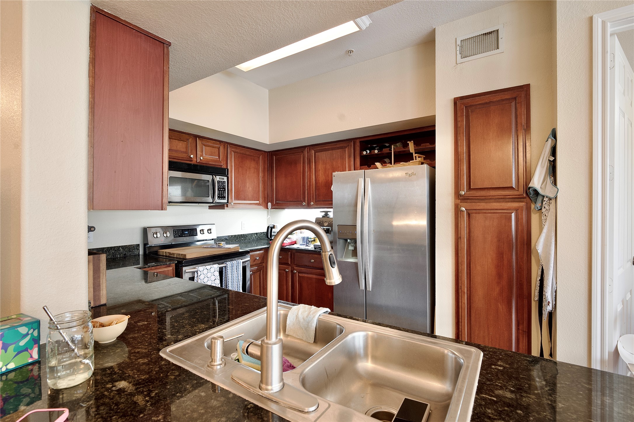 7575 Kirby Drive 1410 Property Photo 4