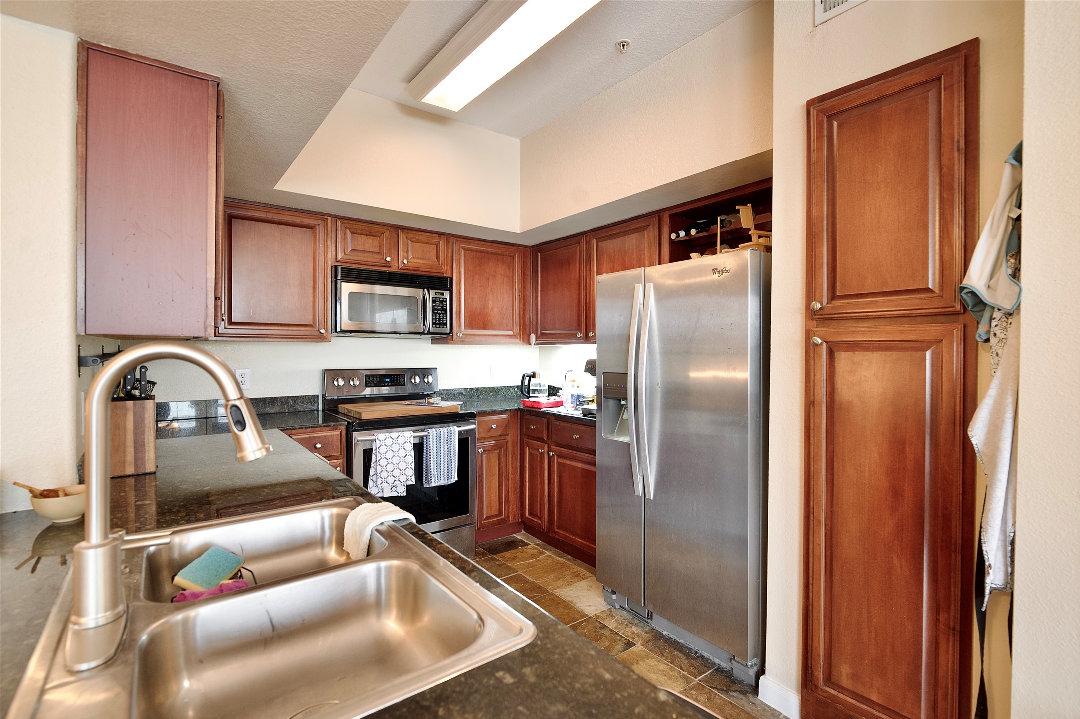 7575 Kirby Drive 1410 Property Photo 5