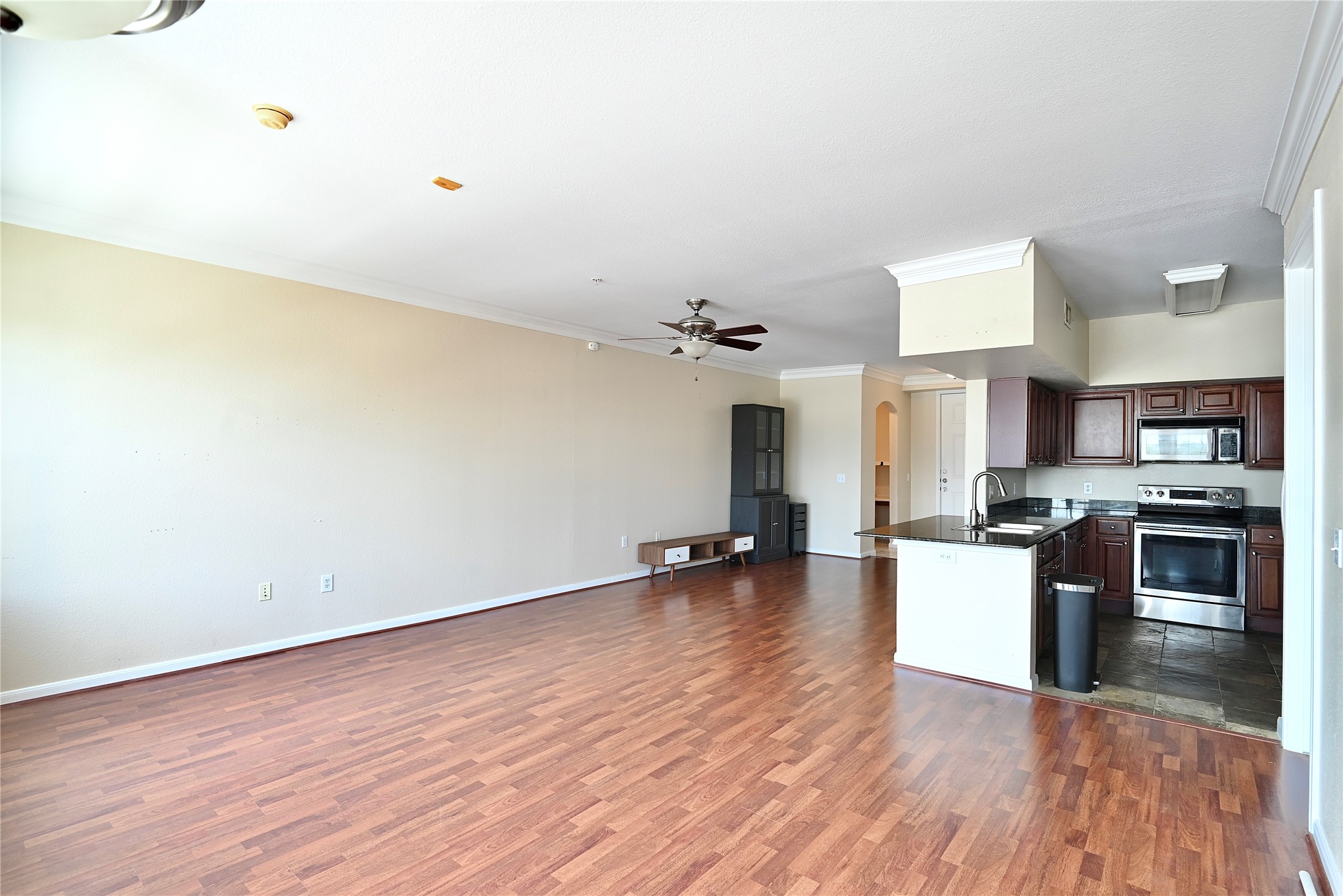 7575 Kirby Drive 1410 Property Photo 8