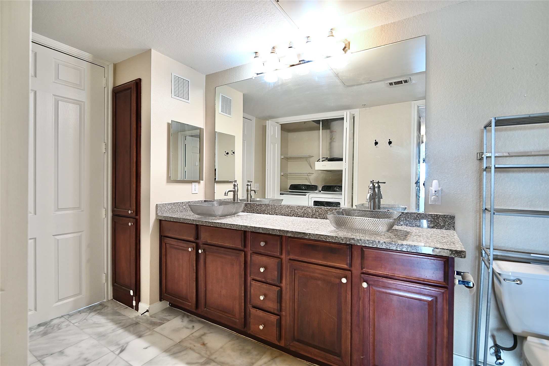 7575 Kirby Drive 1410 Property Photo 16
