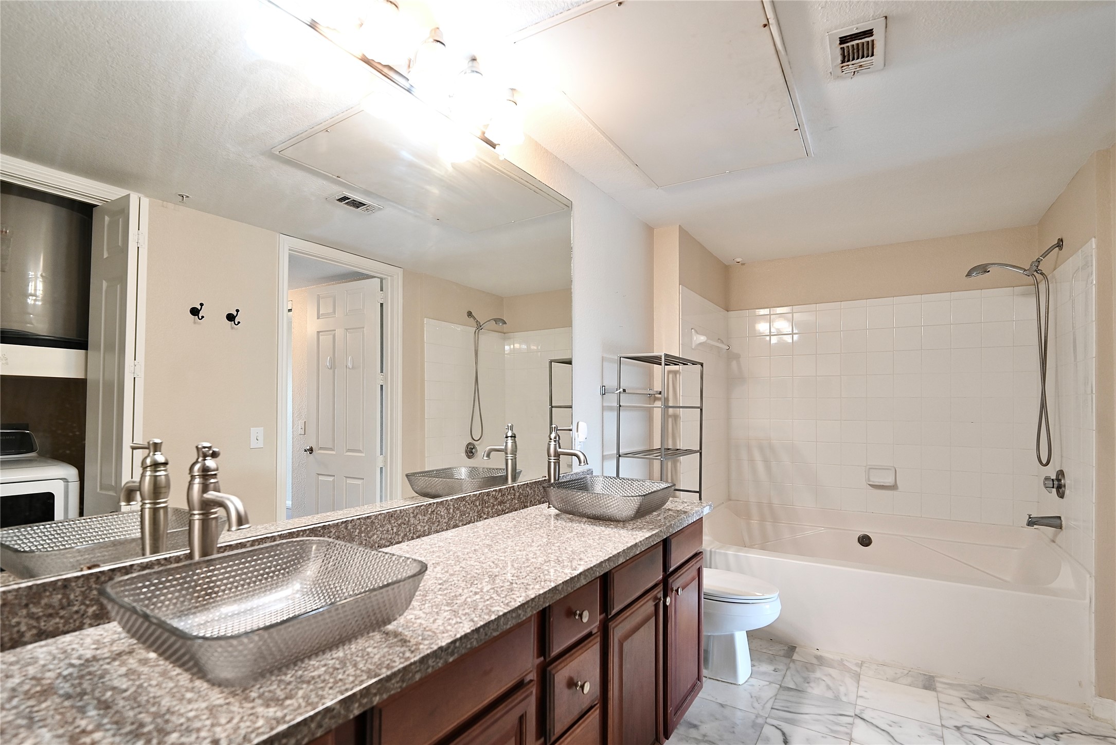 7575 Kirby Drive 1410 Property Photo 17