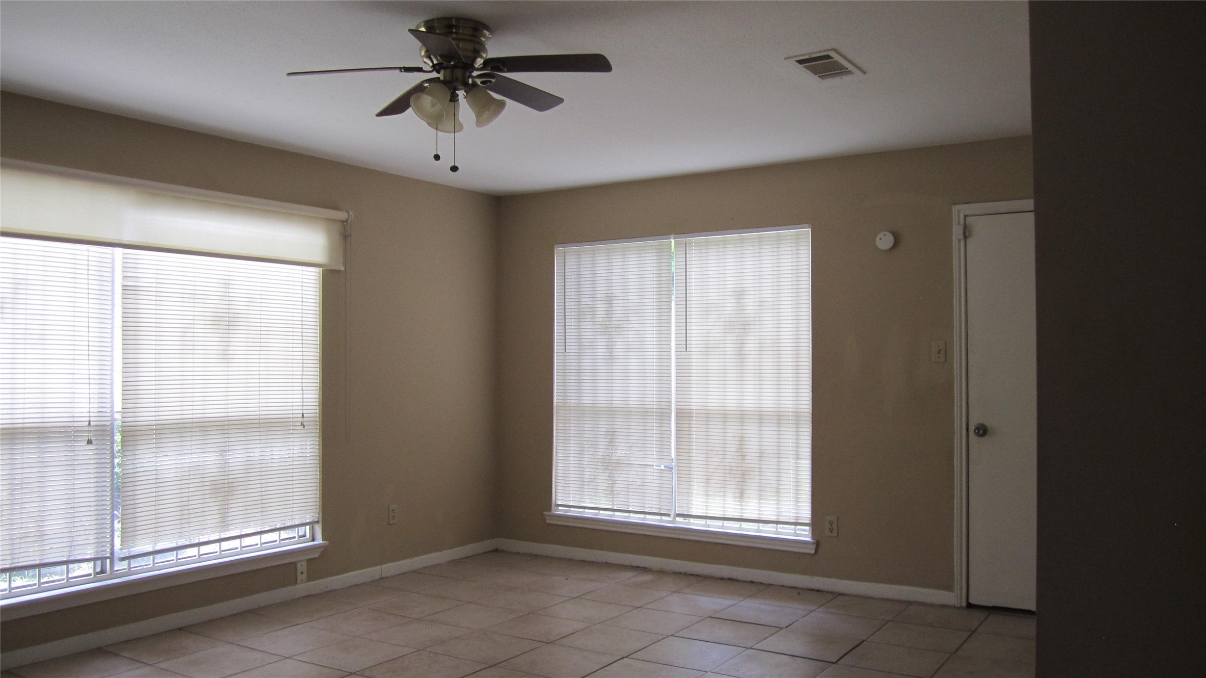 12461 Wellington Park Drive Property Photo 6