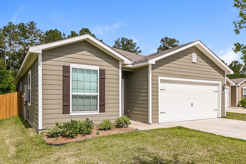 25178 Dickens Drive Property Photo 3