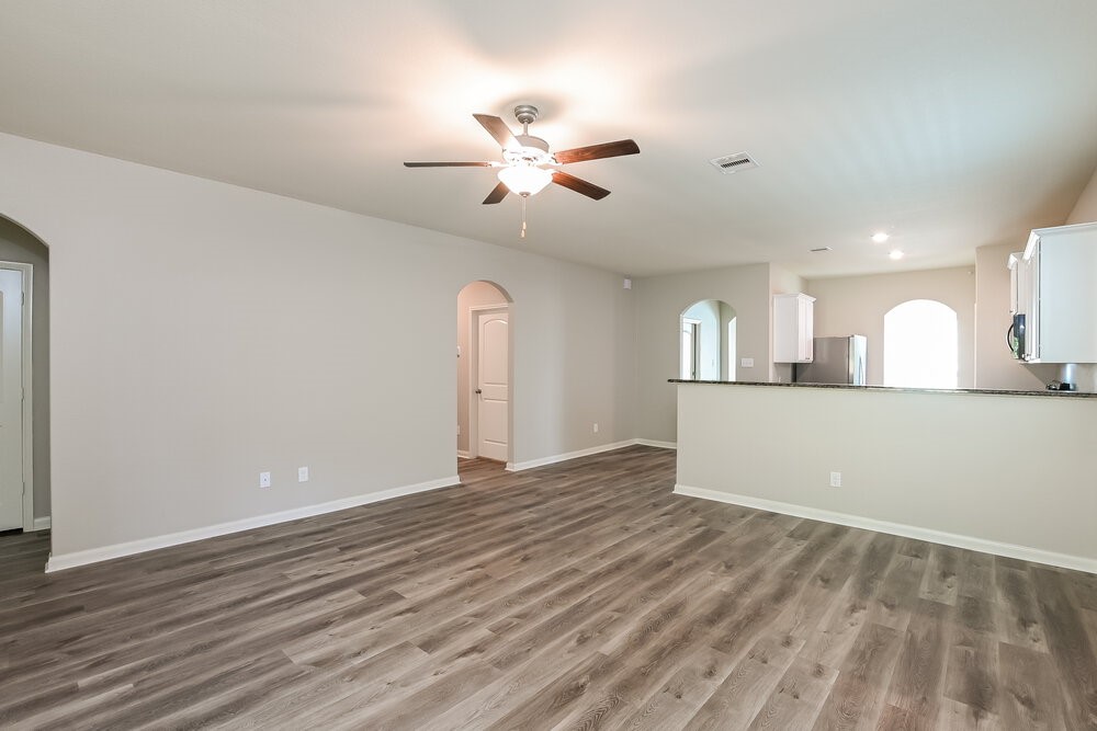 25178 Dickens Drive Property Photo 4