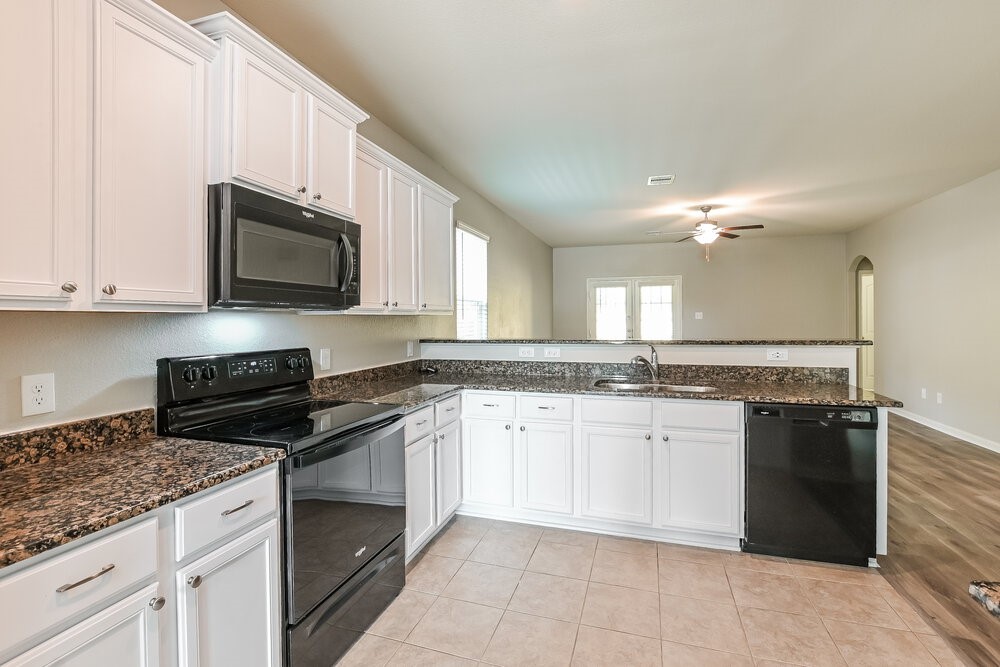 25178 Dickens Drive Property Photo 8