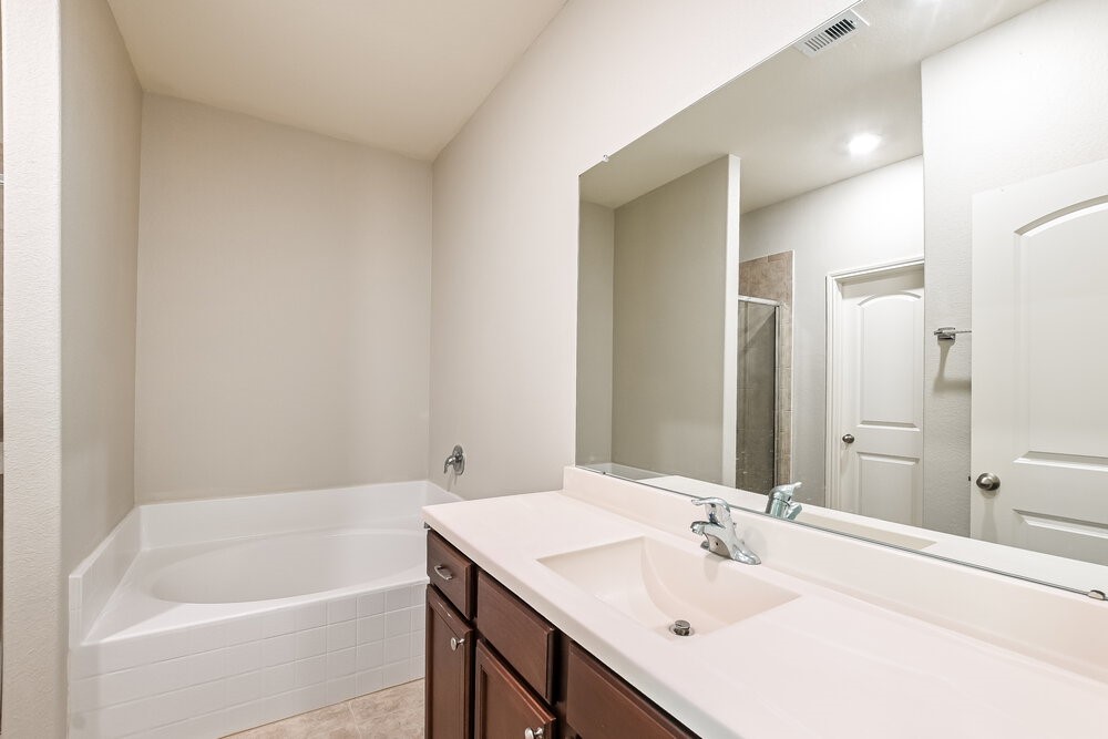 25178 Dickens Drive Property Photo 10