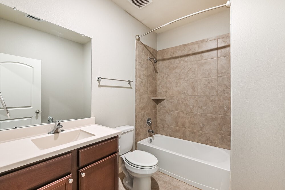 25178 Dickens Drive Property Photo 15