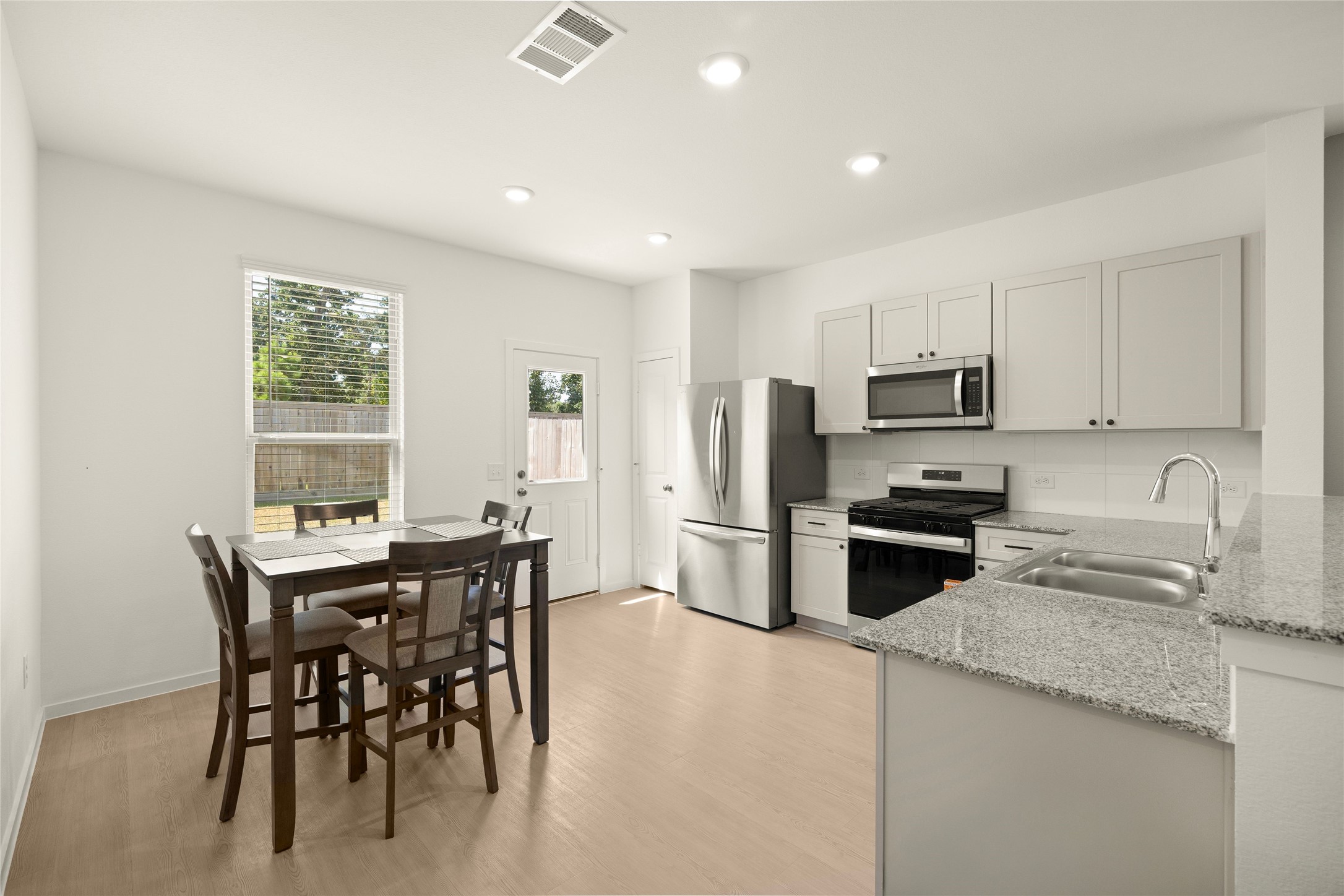 16956 Juniper Blossom Bend Property Photo 4