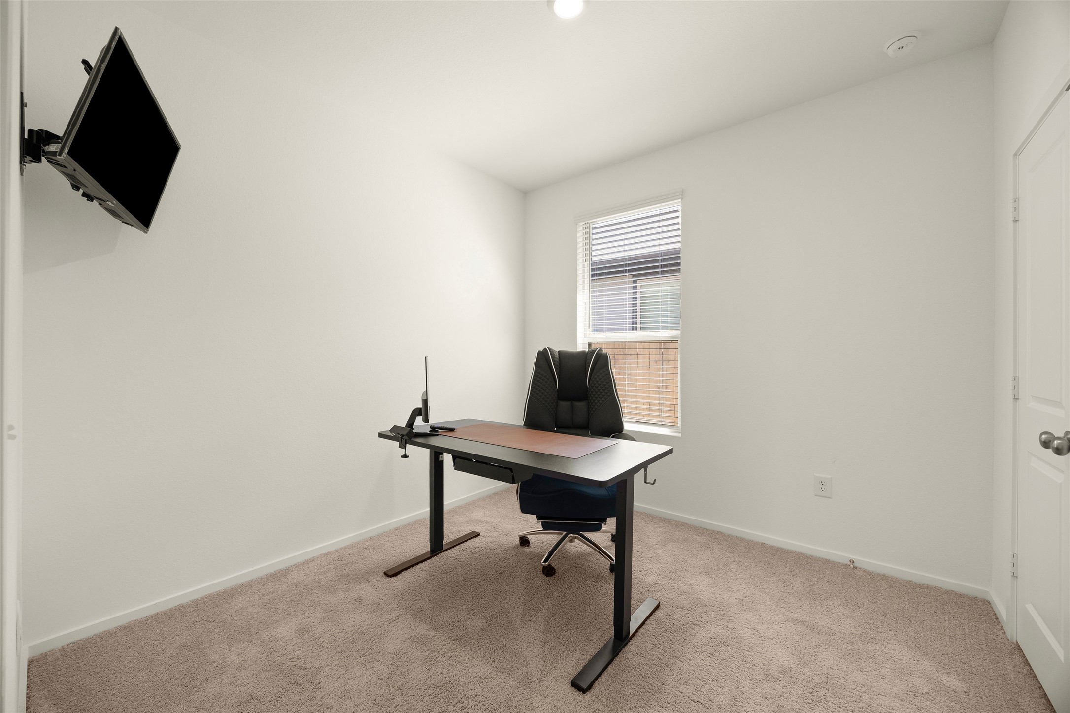 16956 Juniper Blossom Bend Property Photo 9