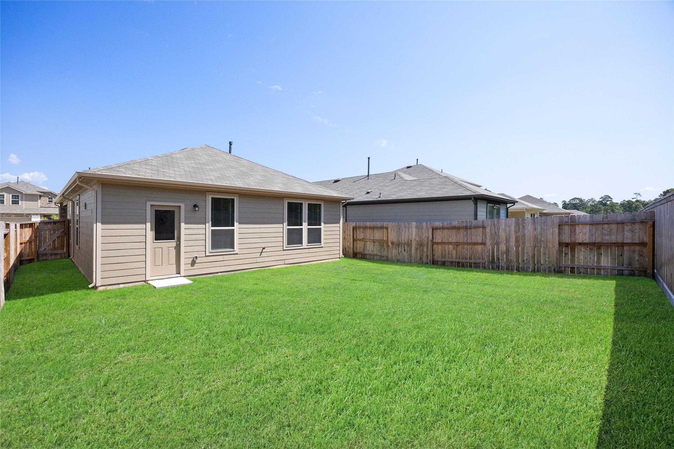 16956 Juniper Blossom Bend Property Photo 15