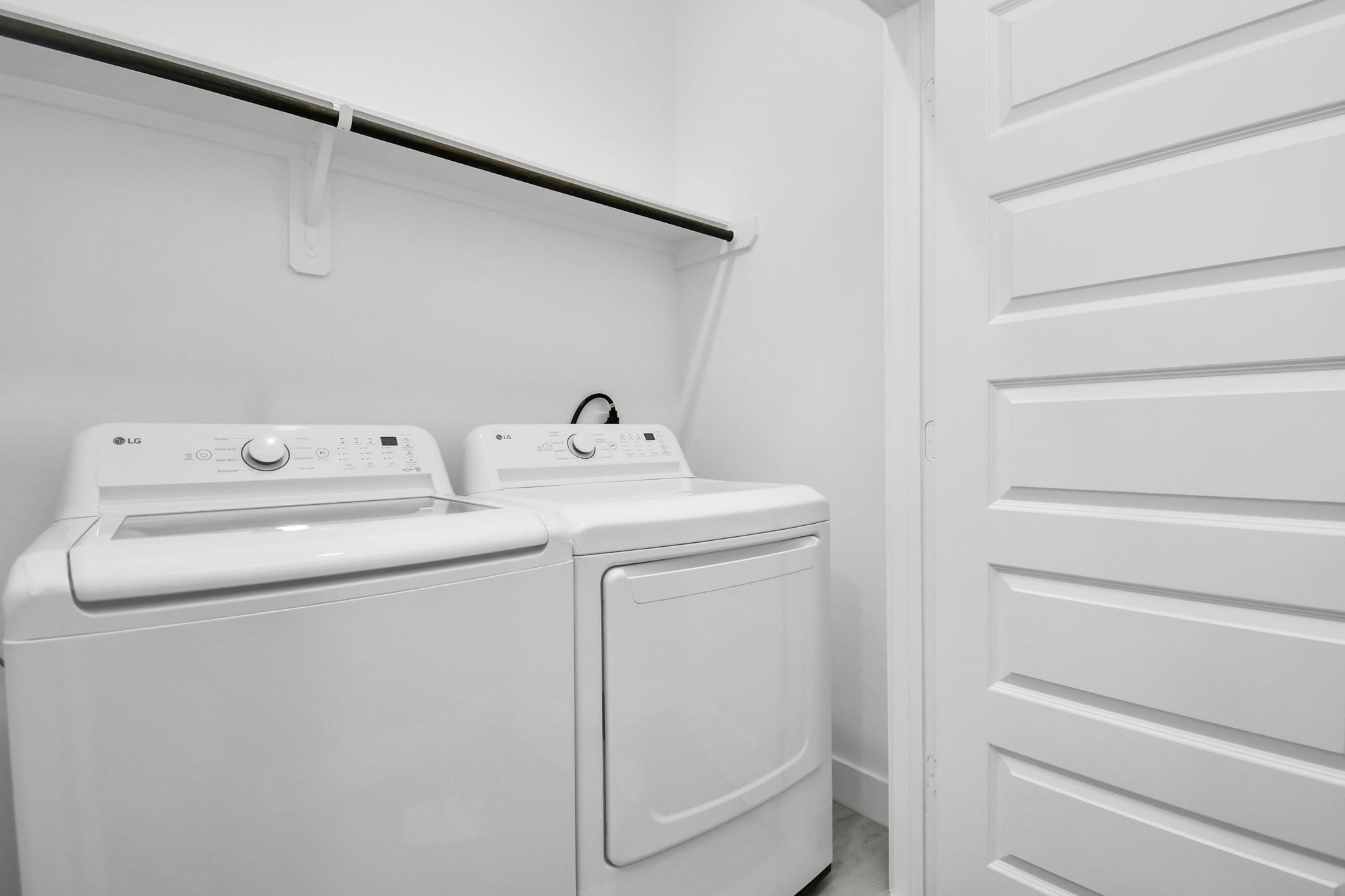 316 Thornton Road E Property Photo 18
