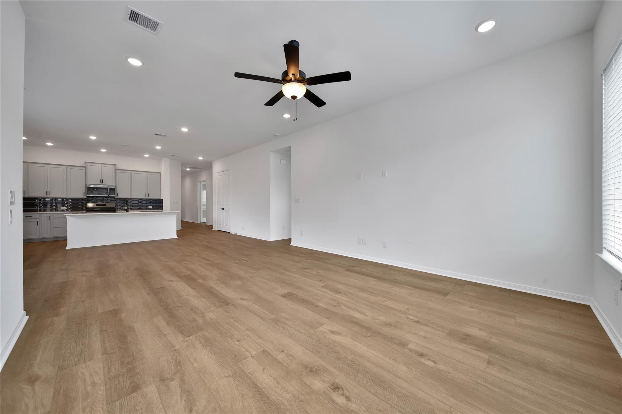 42813 Terraza Boulevard Property Photo 6