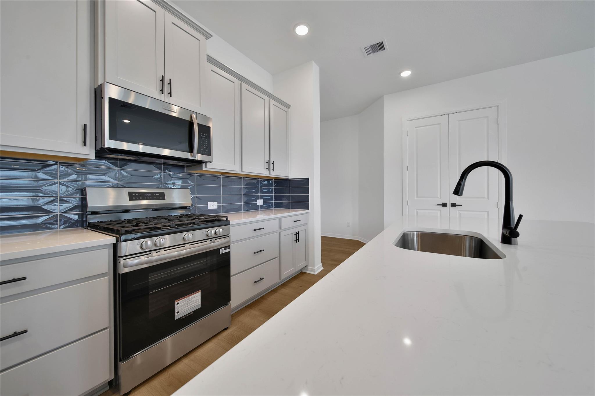 42813 Terraza Boulevard Property Photo 11