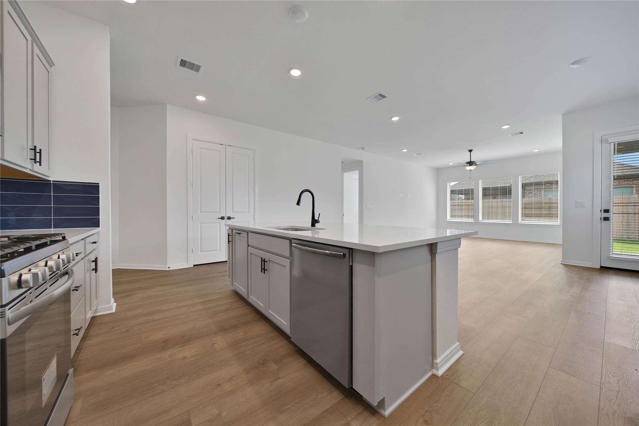 42813 Terraza Boulevard Property Photo 12