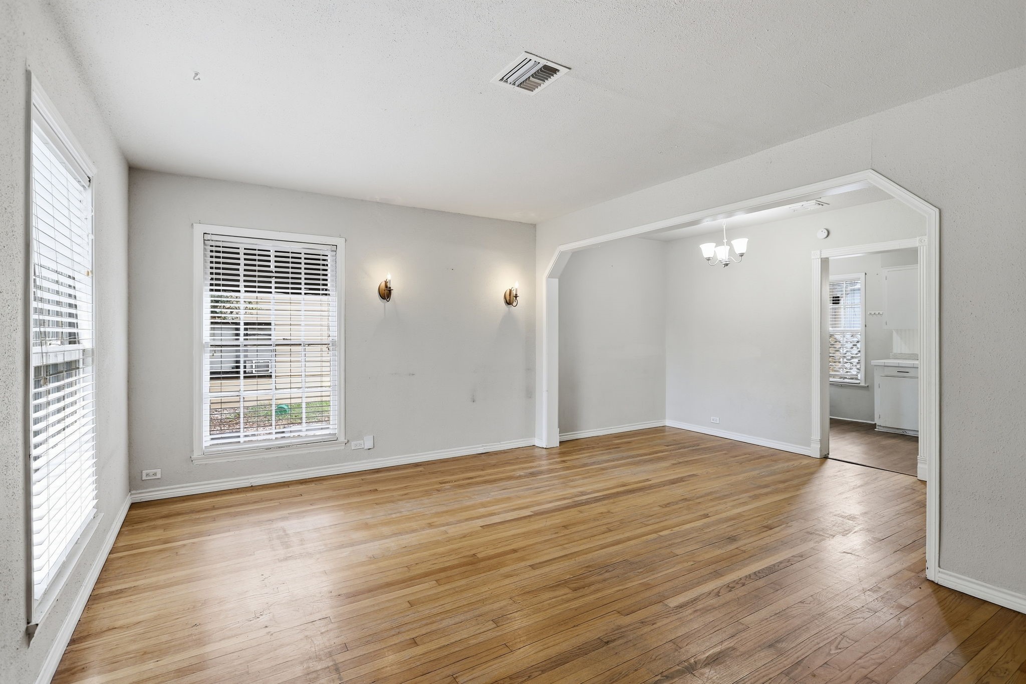2313 Avenue L Property Photo 5